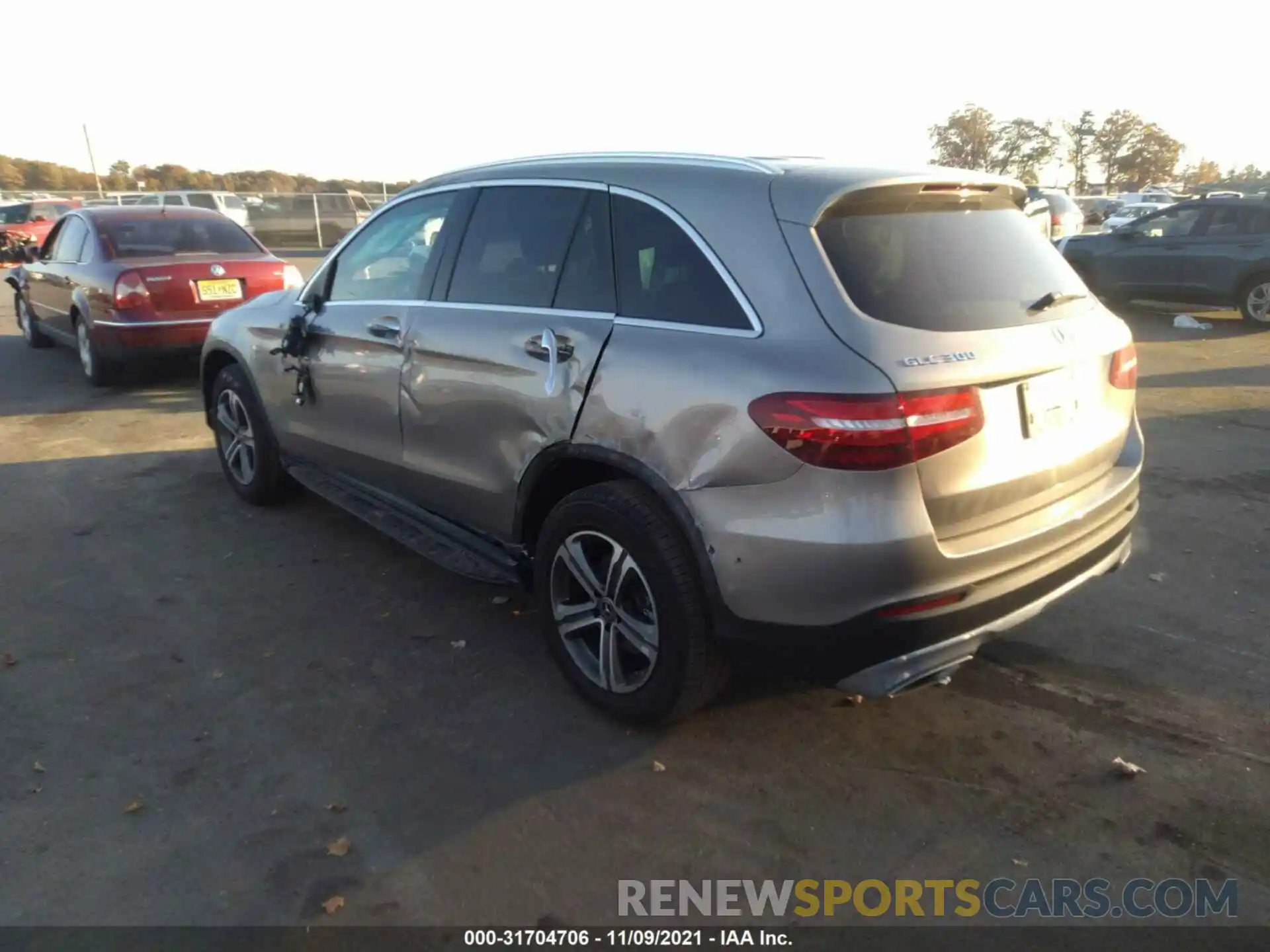 3 Photograph of a damaged car WDC0G4KB0KV185202 MERCEDES-BENZ GLC 2019