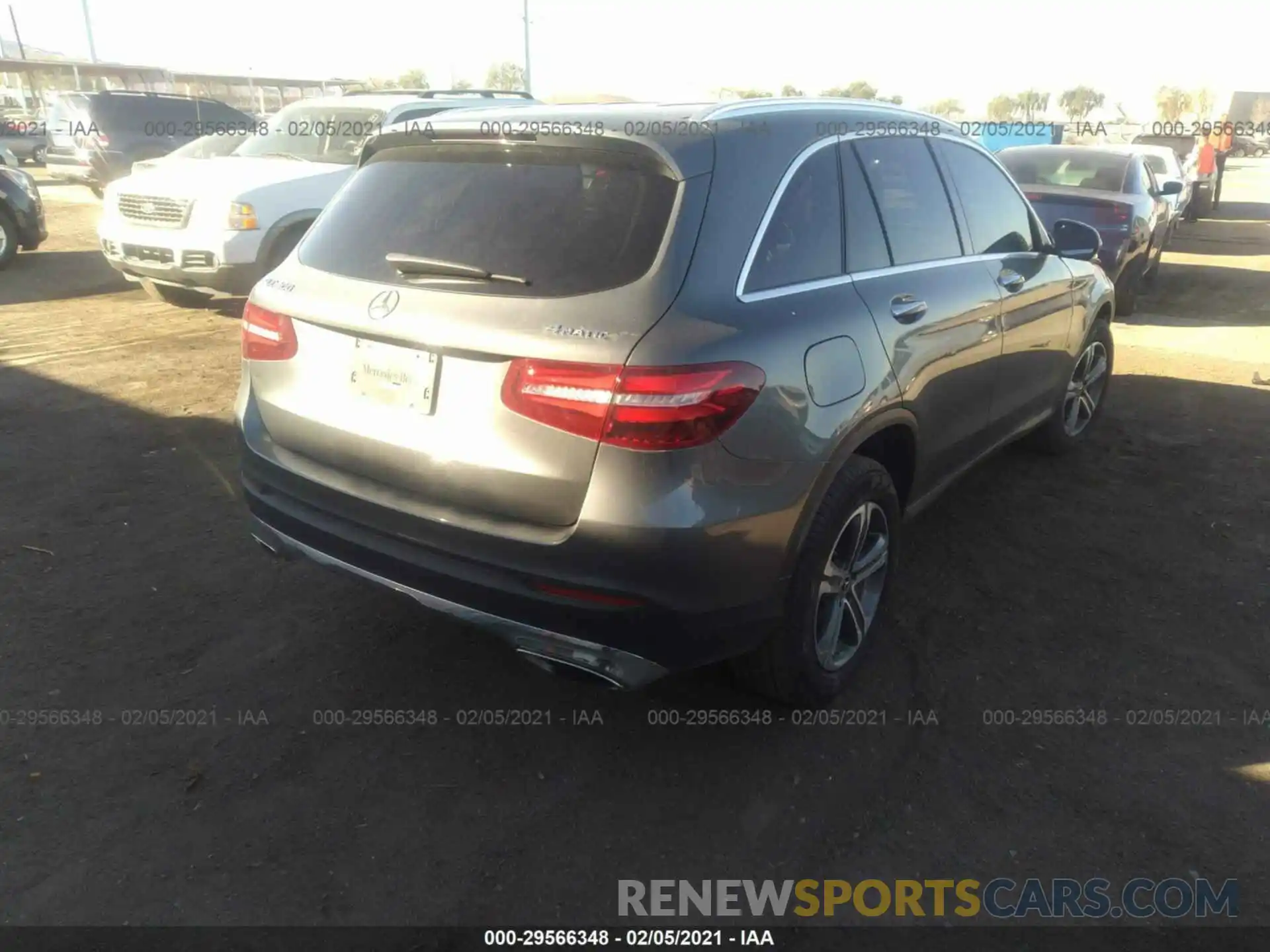 4 Фотография поврежденного автомобиля WDC0G4KB1KF581777 MERCEDES-BENZ GLC 2019