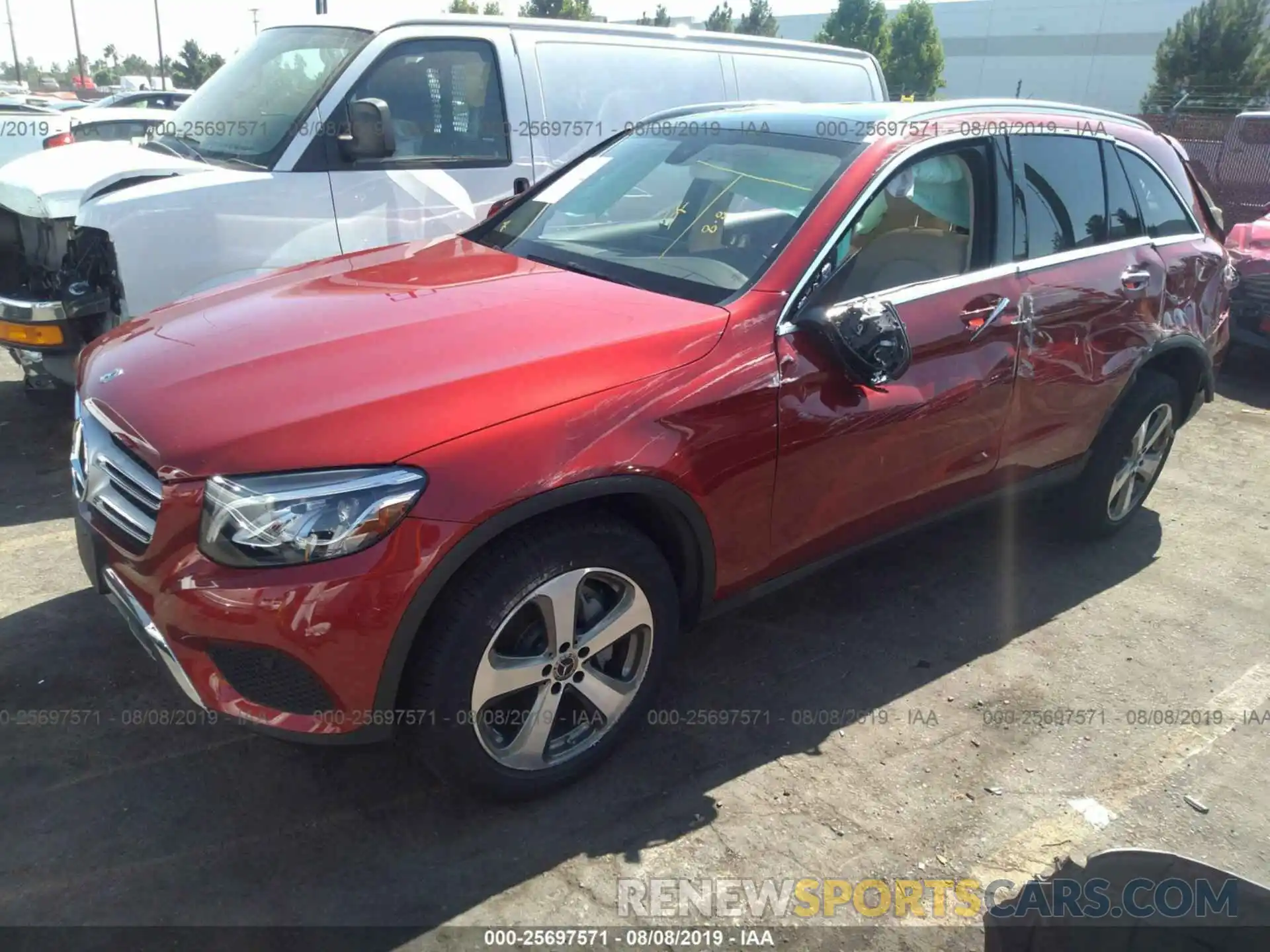 2 Фотография поврежденного автомобиля WDC0G4KB1KV153956 MERCEDES-BENZ GLC 2019