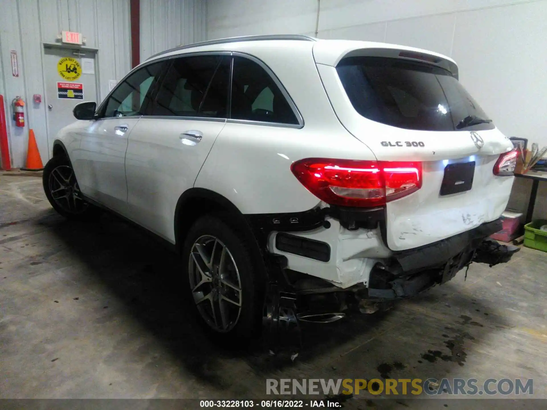 3 Photograph of a damaged car WDC0G4KB2KV126927 MERCEDES-BENZ GLC 2019