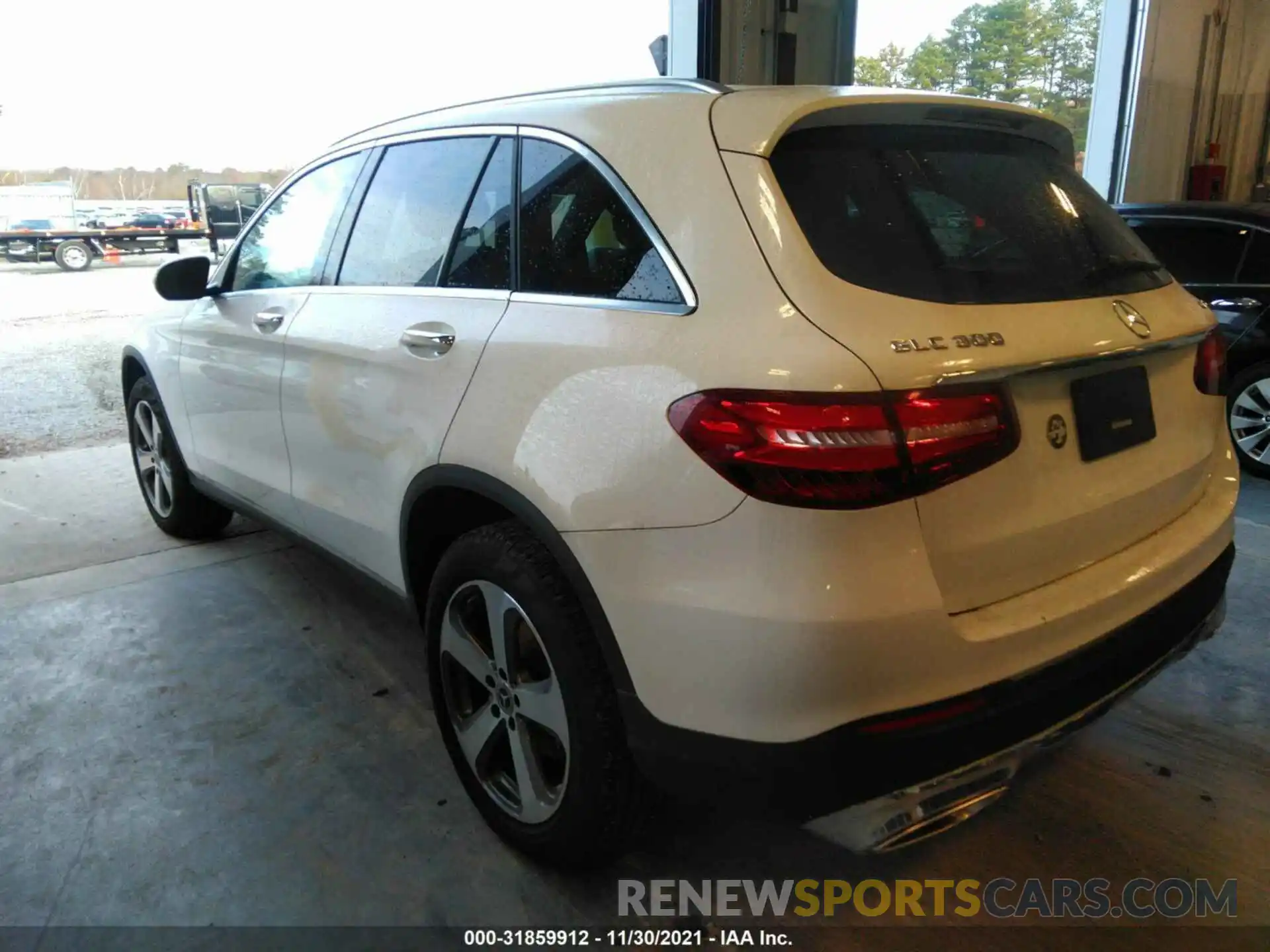 3 Photograph of a damaged car WDC0G4KB2KV136924 MERCEDES-BENZ GLC 2019