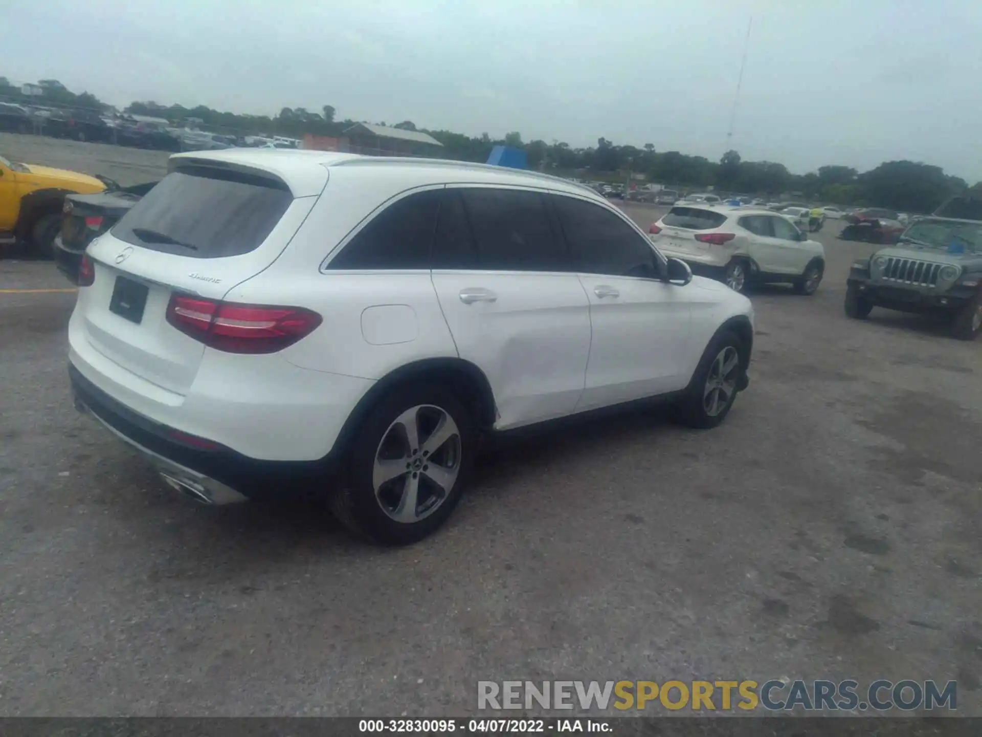 2 Photograph of a damaged car WDC0G4KB2KV175495 MERCEDES-BENZ GLC 2019