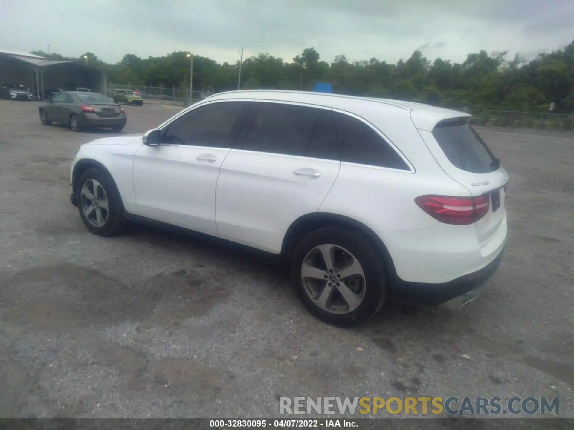 3 Photograph of a damaged car WDC0G4KB2KV175495 MERCEDES-BENZ GLC 2019