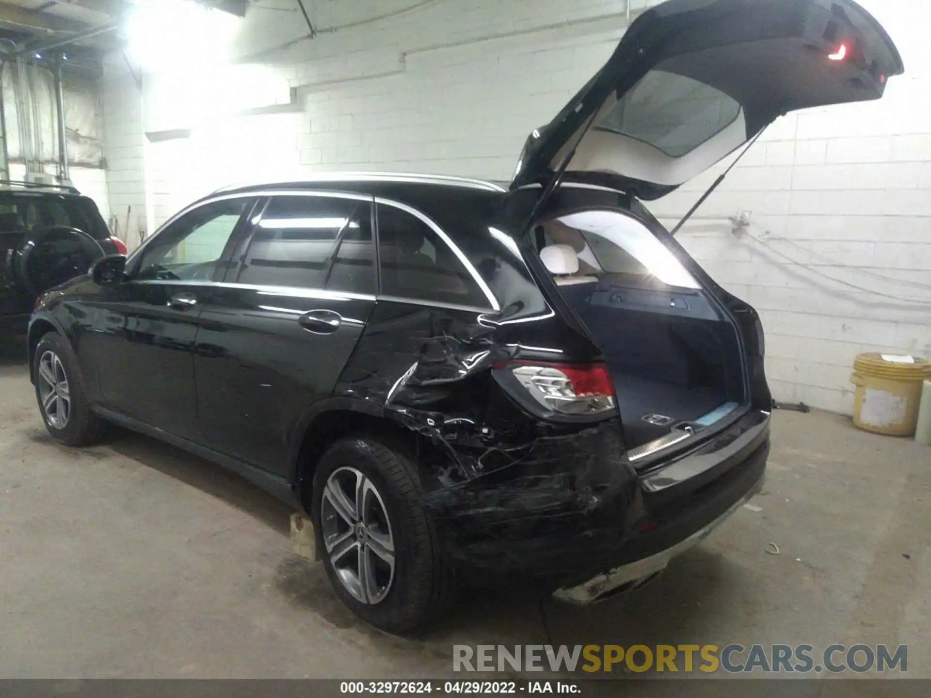 3 Photograph of a damaged car WDC0G4KB3KF598435 MERCEDES-BENZ GLC 2019