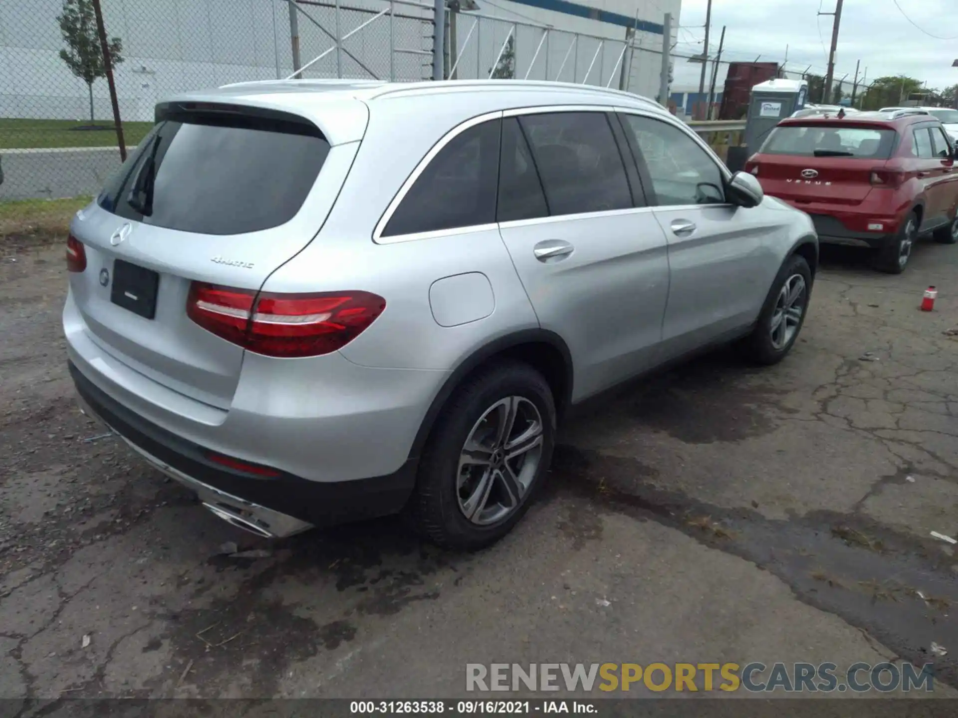 4 Фотография поврежденного автомобиля WDC0G4KB3KV151237 MERCEDES-BENZ GLC 2019