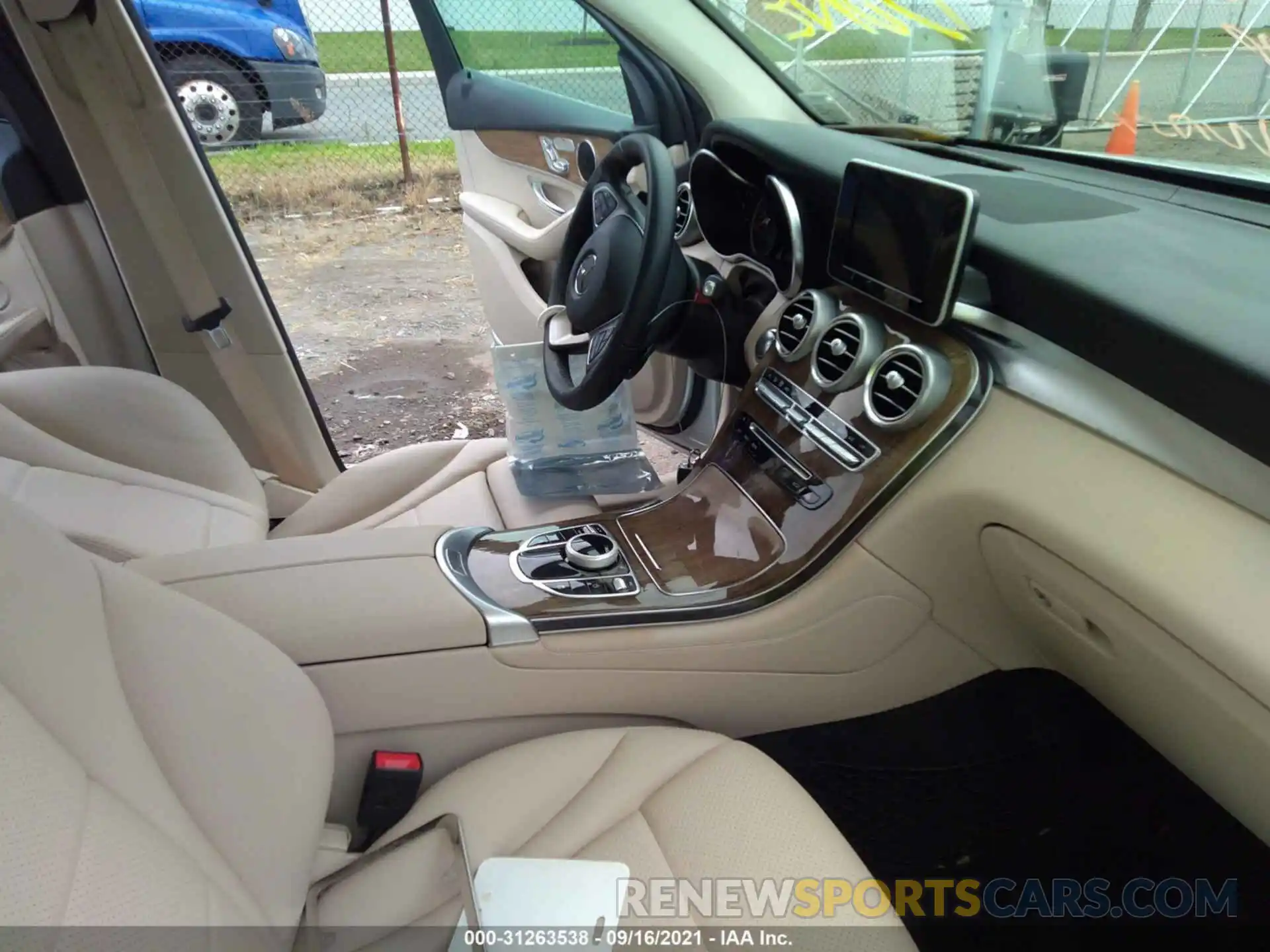 5 Photograph of a damaged car WDC0G4KB3KV151237 MERCEDES-BENZ GLC 2019