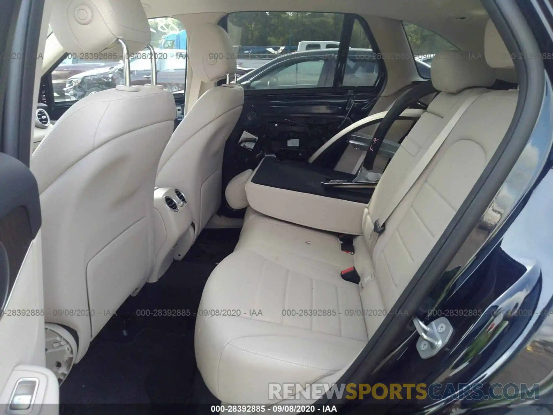 8 Photograph of a damaged car WDC0G4KB3KV180267 MERCEDES-BENZ GLC 2019