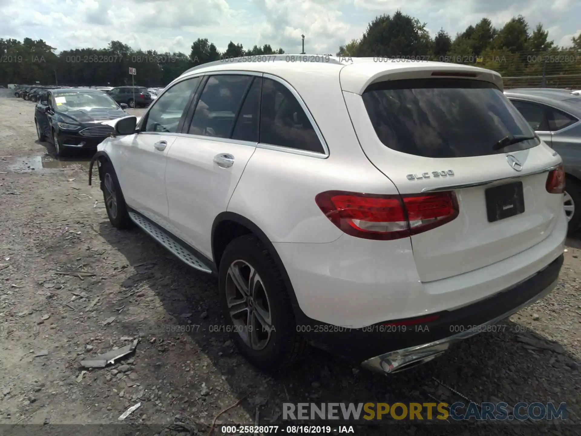 3 Photograph of a damaged car WDC0G4KB4KF484069 MERCEDES-BENZ GLC 2019