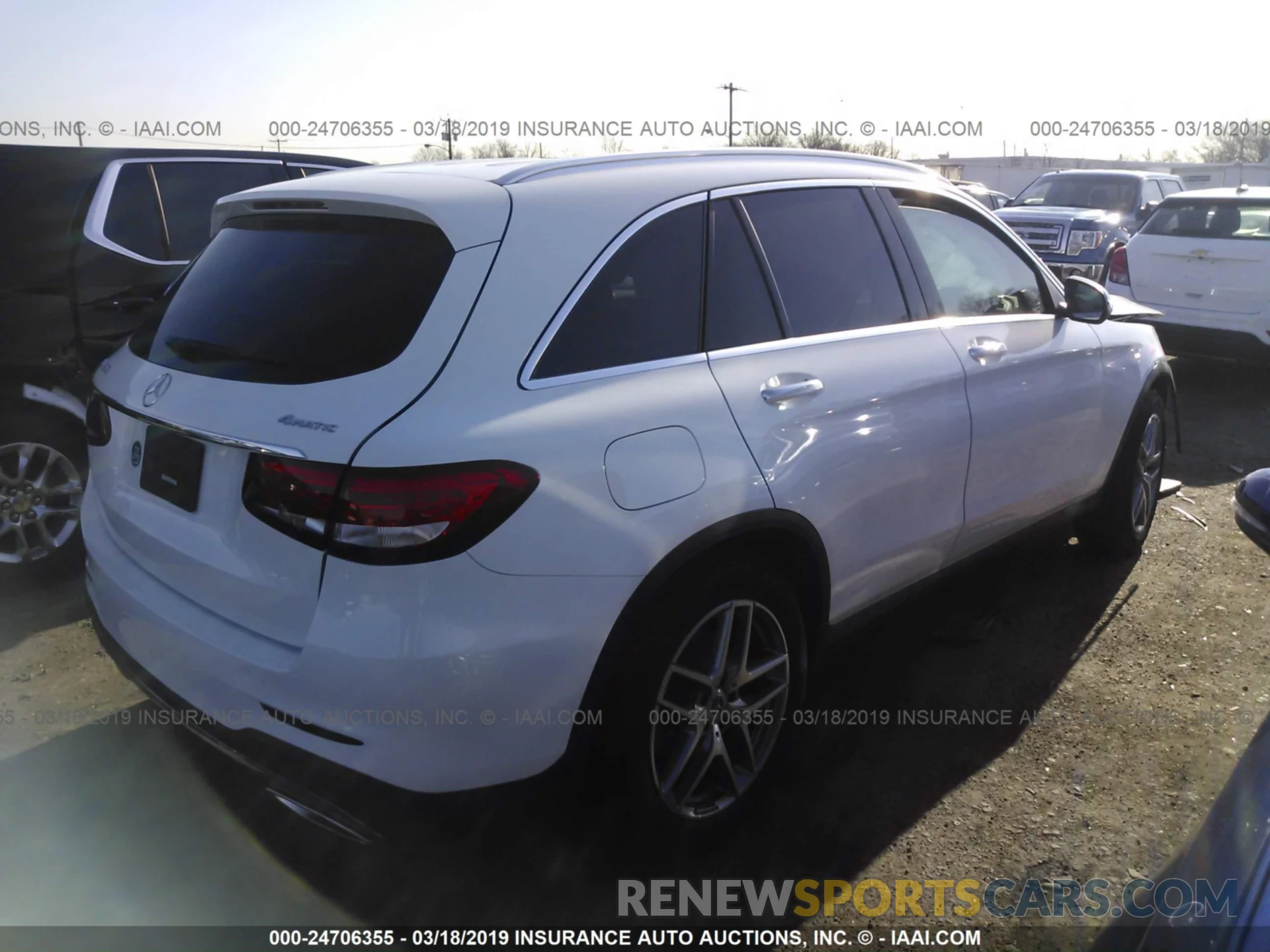 4 Фотография поврежденного автомобиля WDC0G4KB4KF551298 MERCEDES-BENZ GLC 2019