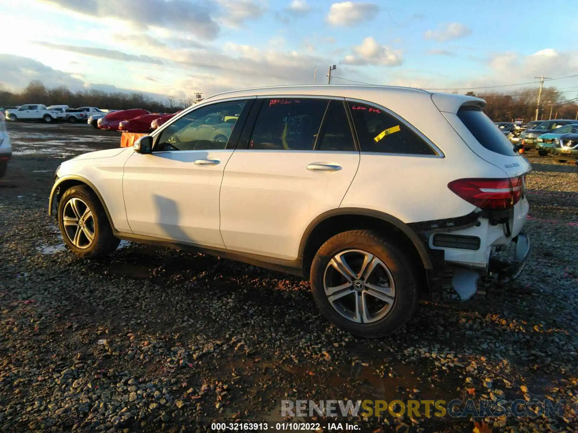 3 Photograph of a damaged car WDC0G4KB4KF663535 MERCEDES-BENZ GLC 2019