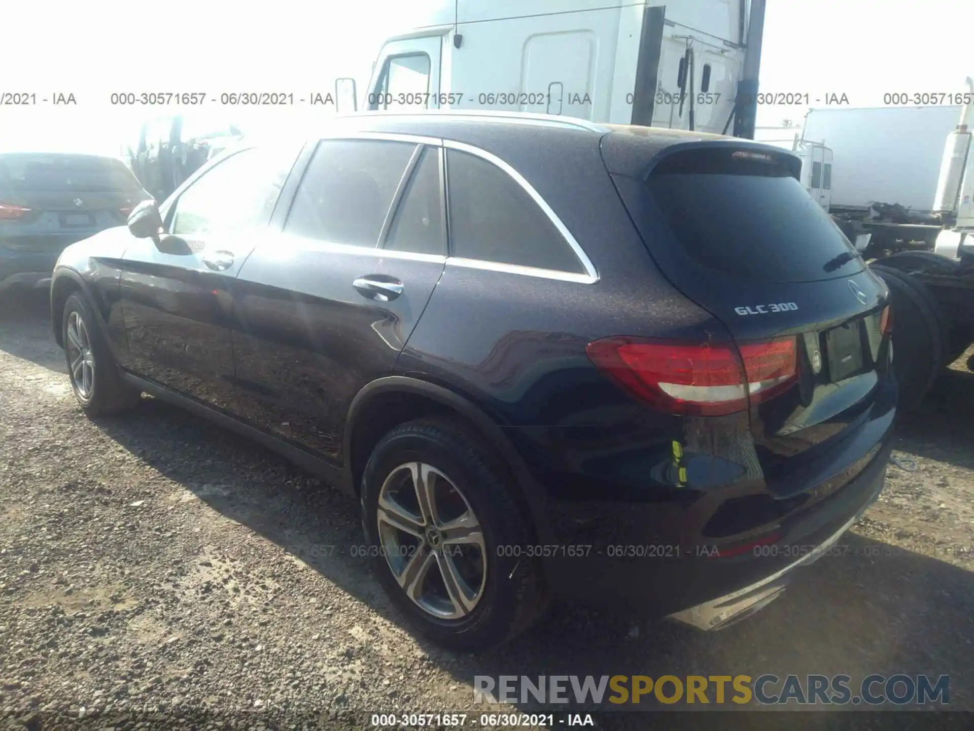 3 Фотография поврежденного автомобиля WDC0G4KB4KV127965 MERCEDES-BENZ GLC 2019