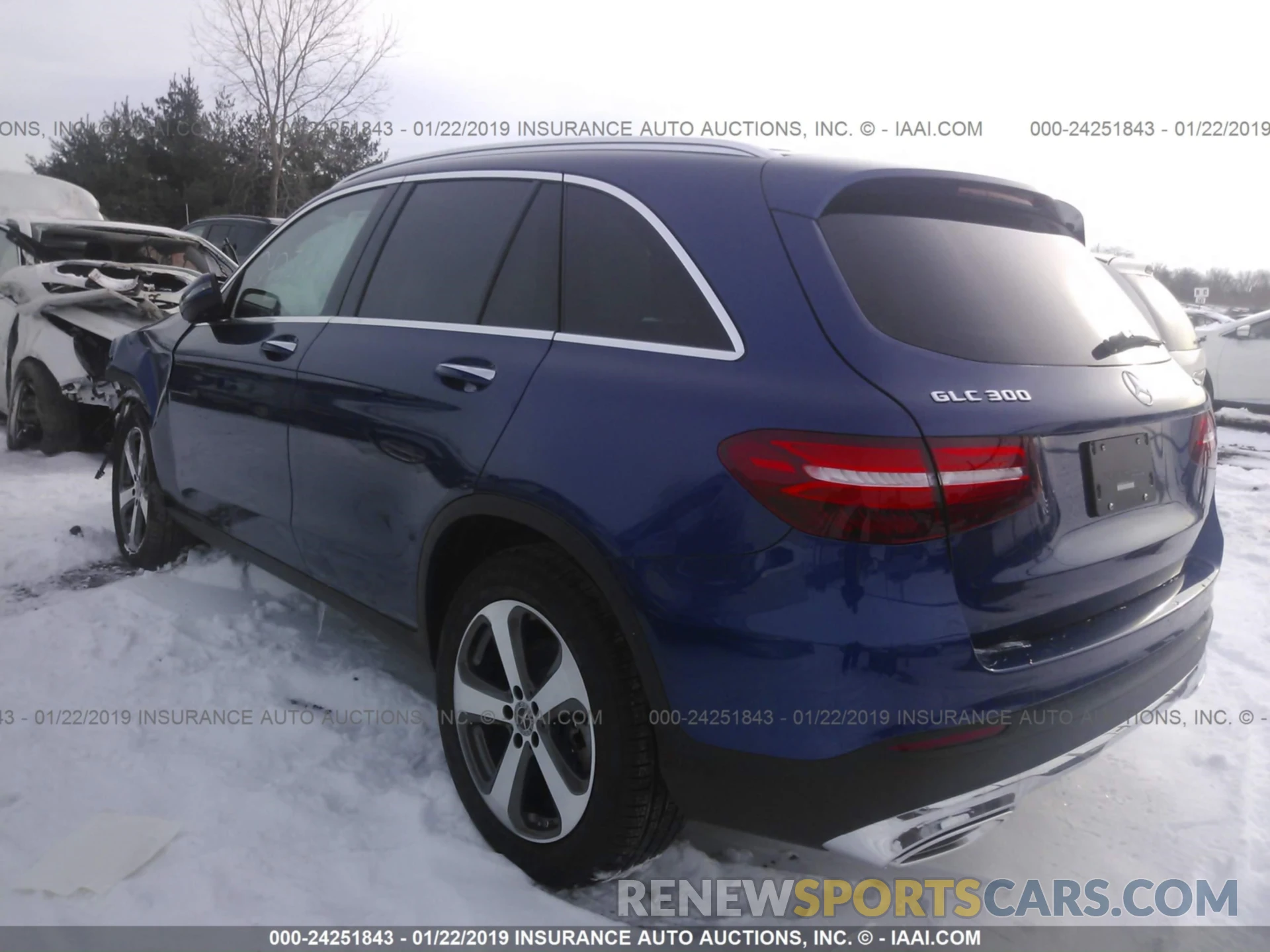 3 Photograph of a damaged car WDC0G4KB4KV136486 MERCEDES-BENZ GLC 2019