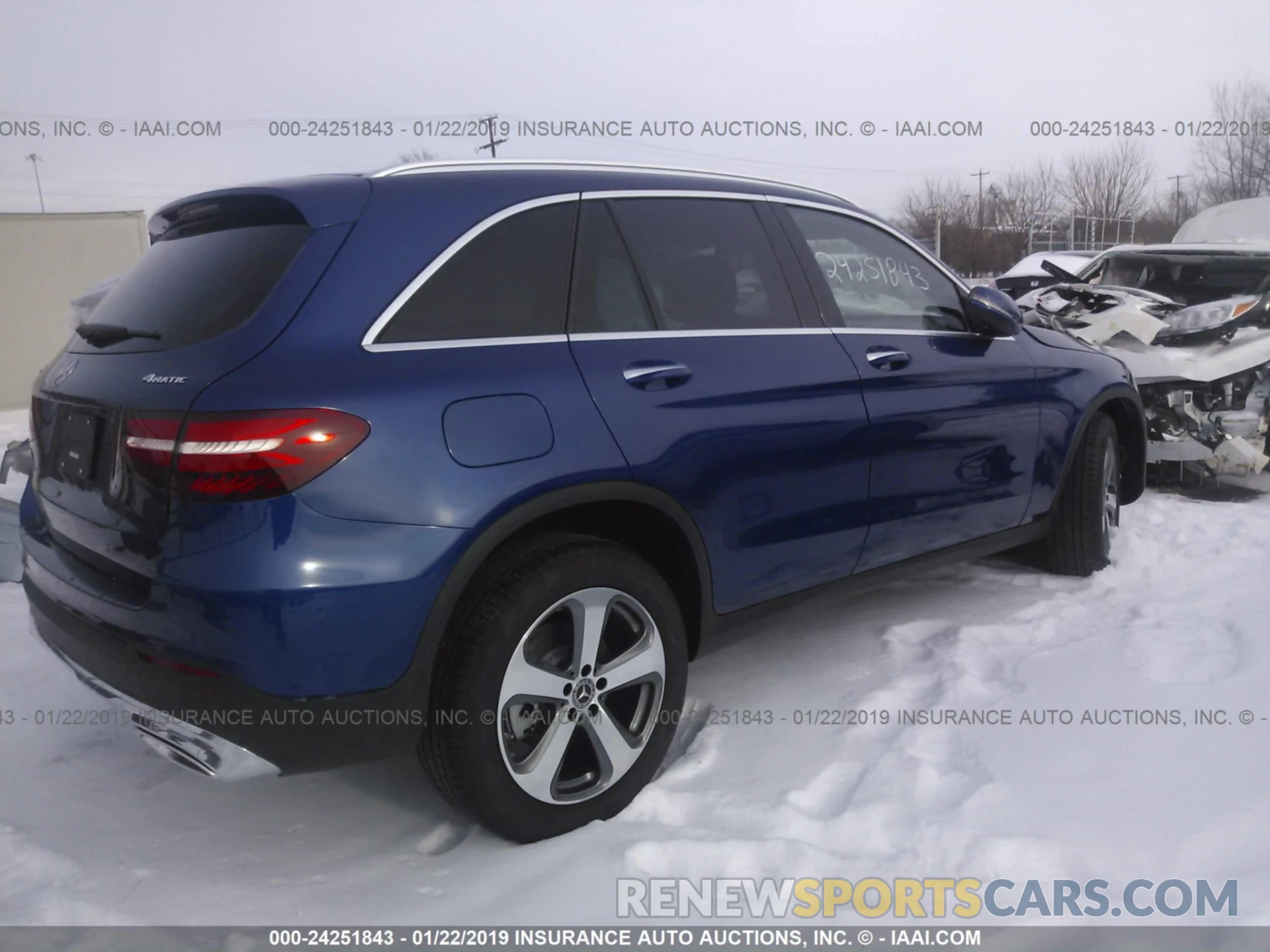 4 Фотография поврежденного автомобиля WDC0G4KB4KV136486 MERCEDES-BENZ GLC 2019