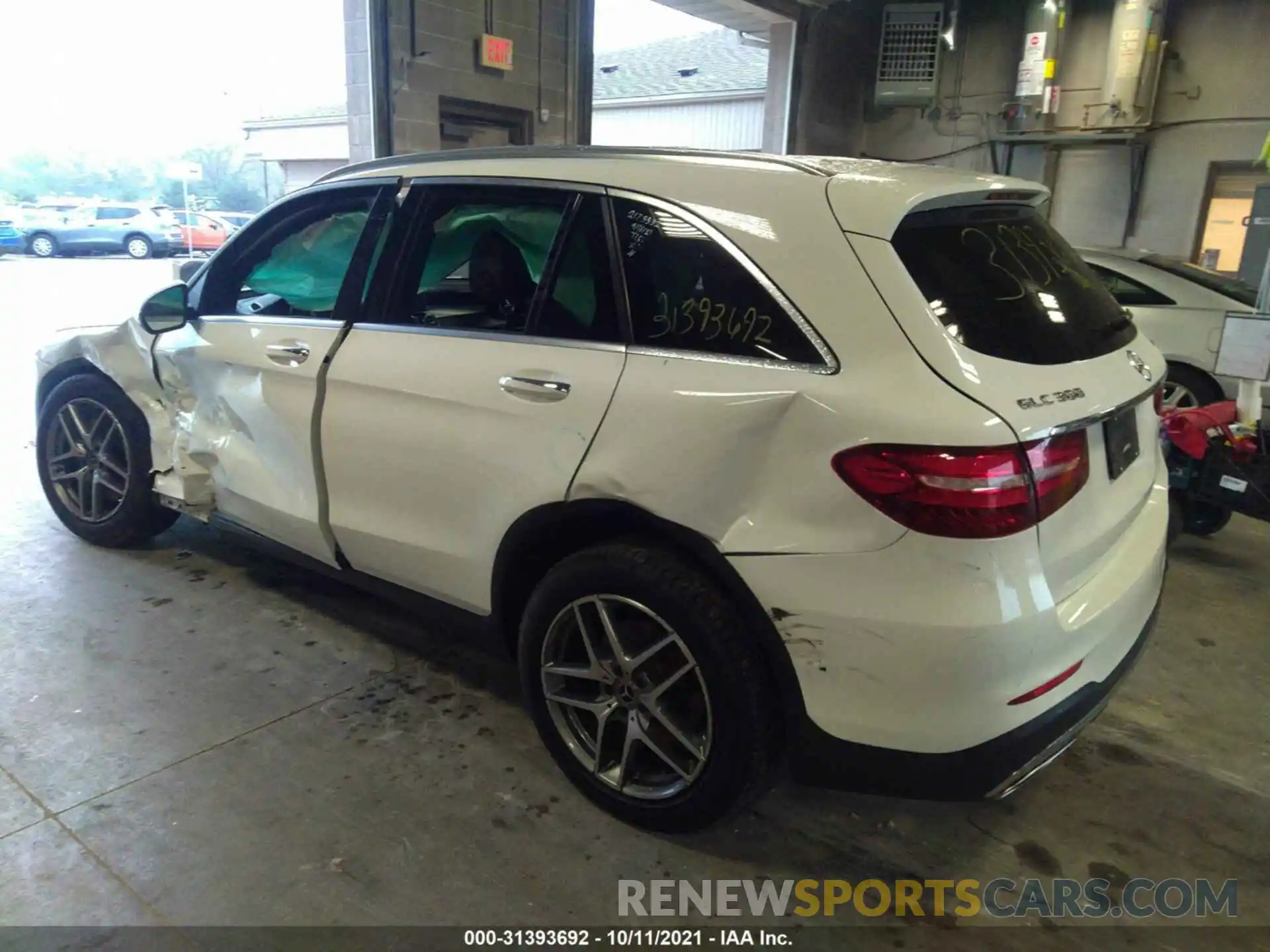 3 Photograph of a damaged car WDC0G4KB4KV146015 MERCEDES-BENZ GLC 2019