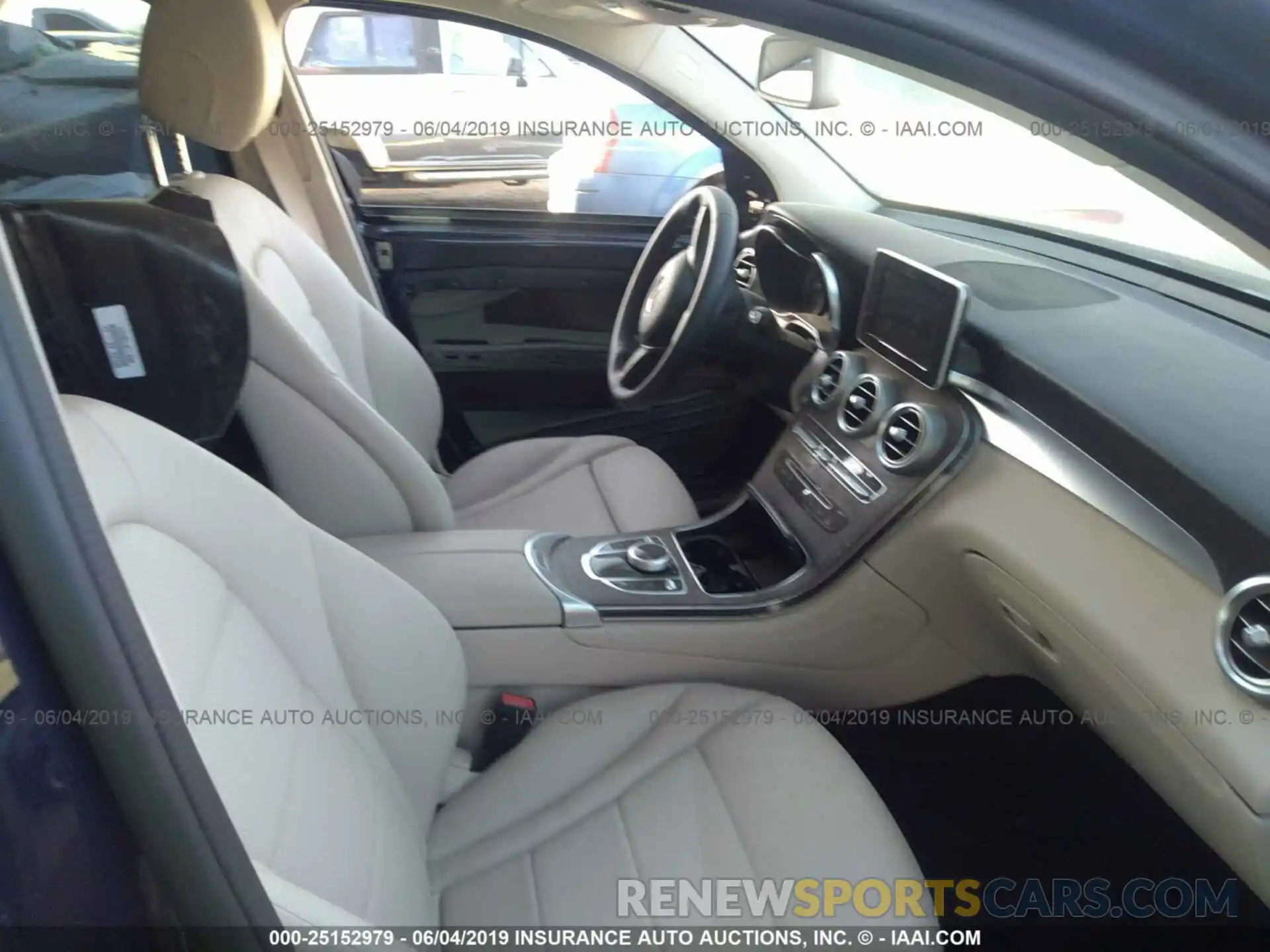 5 Photograph of a damaged car WDC0G4KB4KV152171 MERCEDES-BENZ GLC 2019