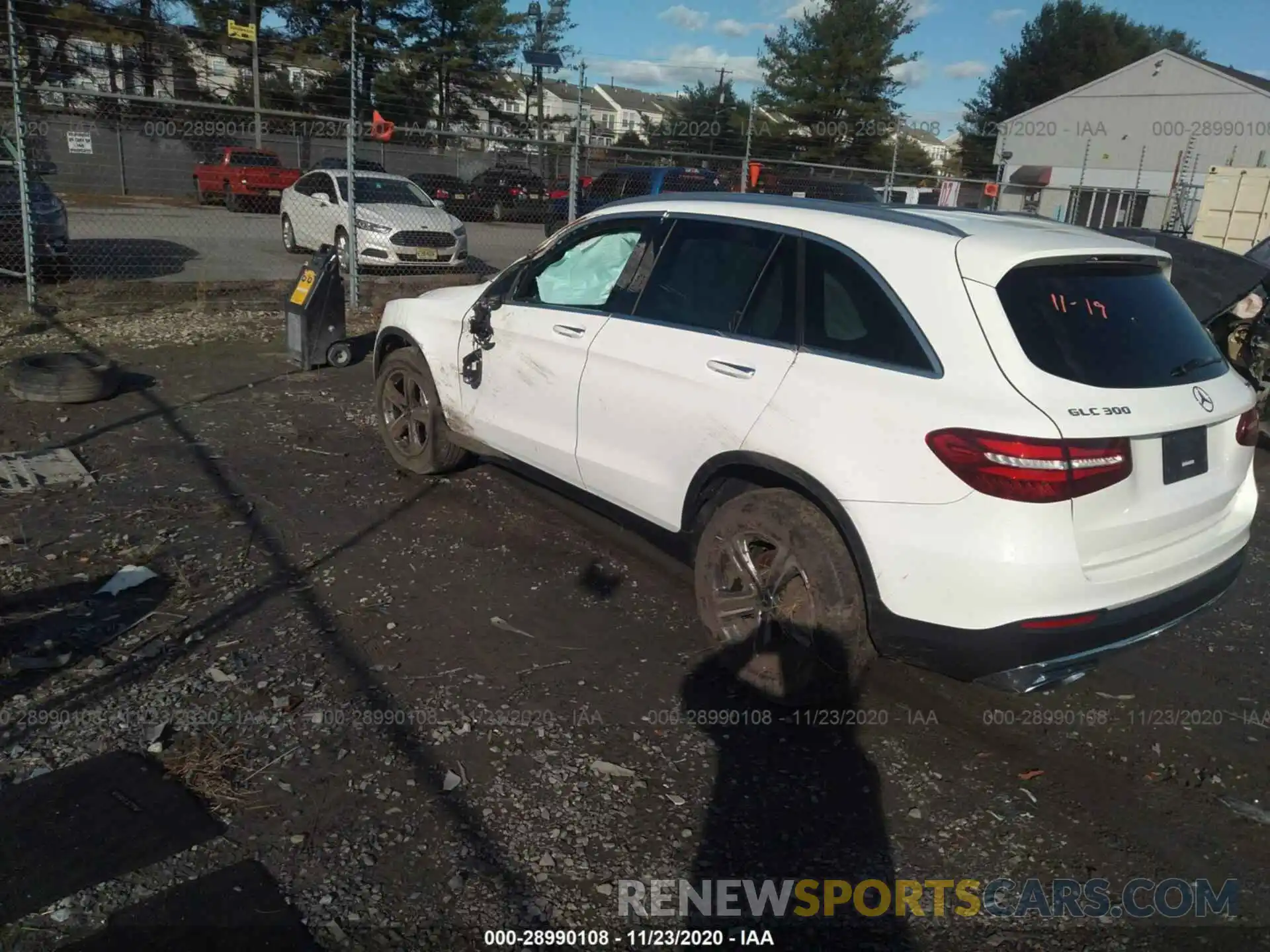 3 Photograph of a damaged car WDC0G4KB5KV184045 MERCEDES-BENZ GLC 2019