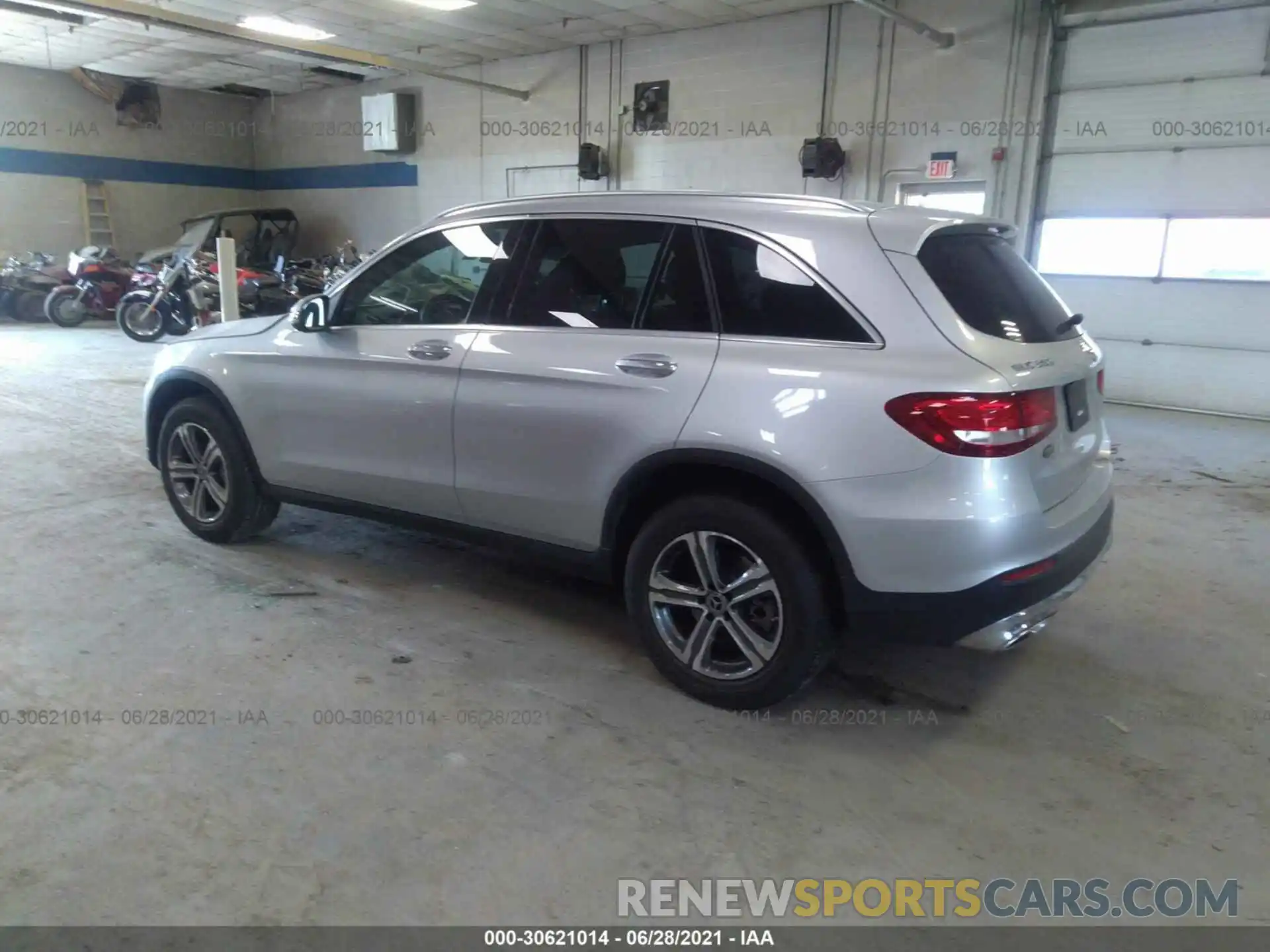 3 Photograph of a damaged car WDC0G4KB6KF639799 MERCEDES-BENZ GLC 2019