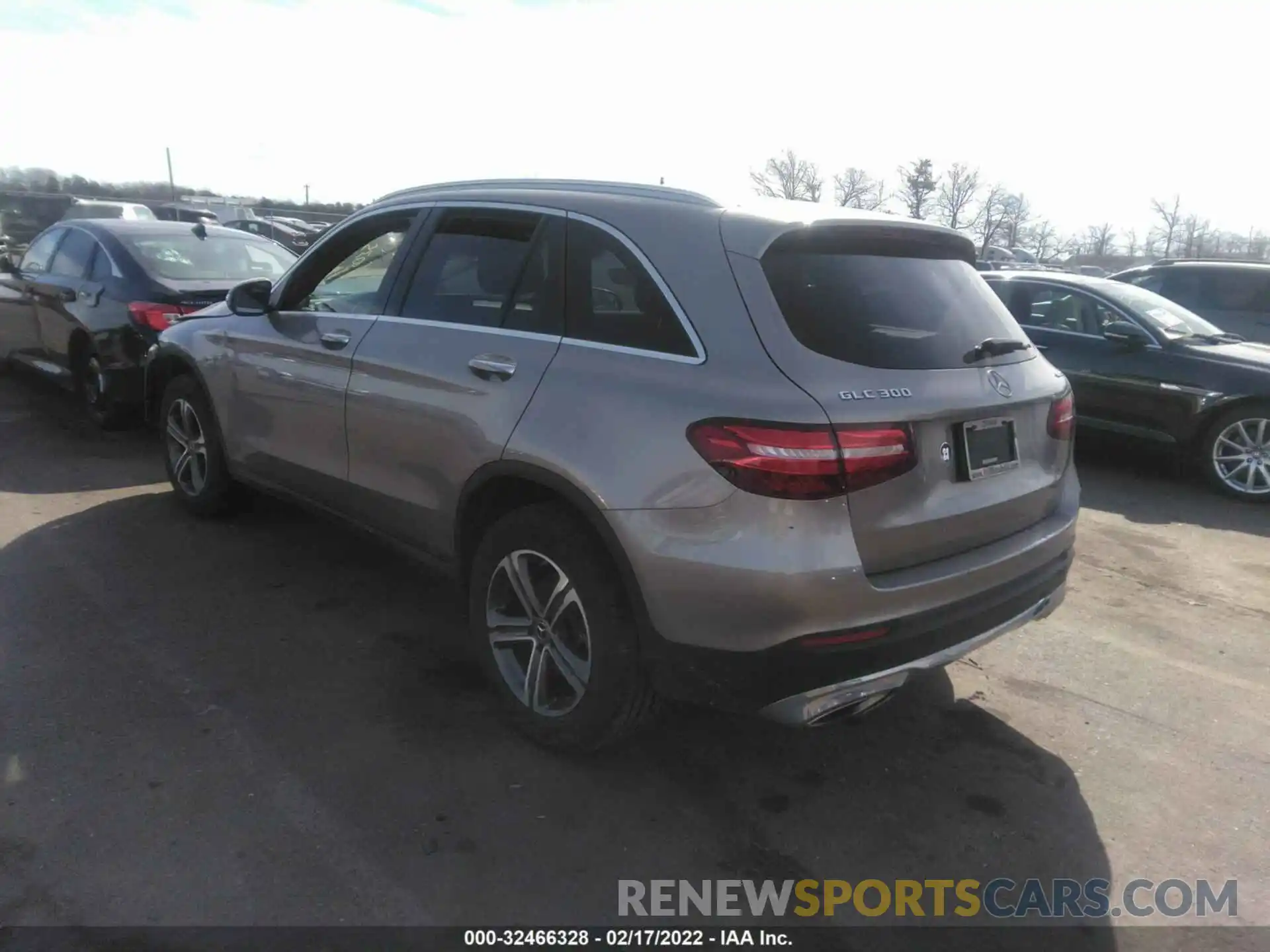 3 Photograph of a damaged car WDC0G4KB6KF663035 MERCEDES-BENZ GLC 2019