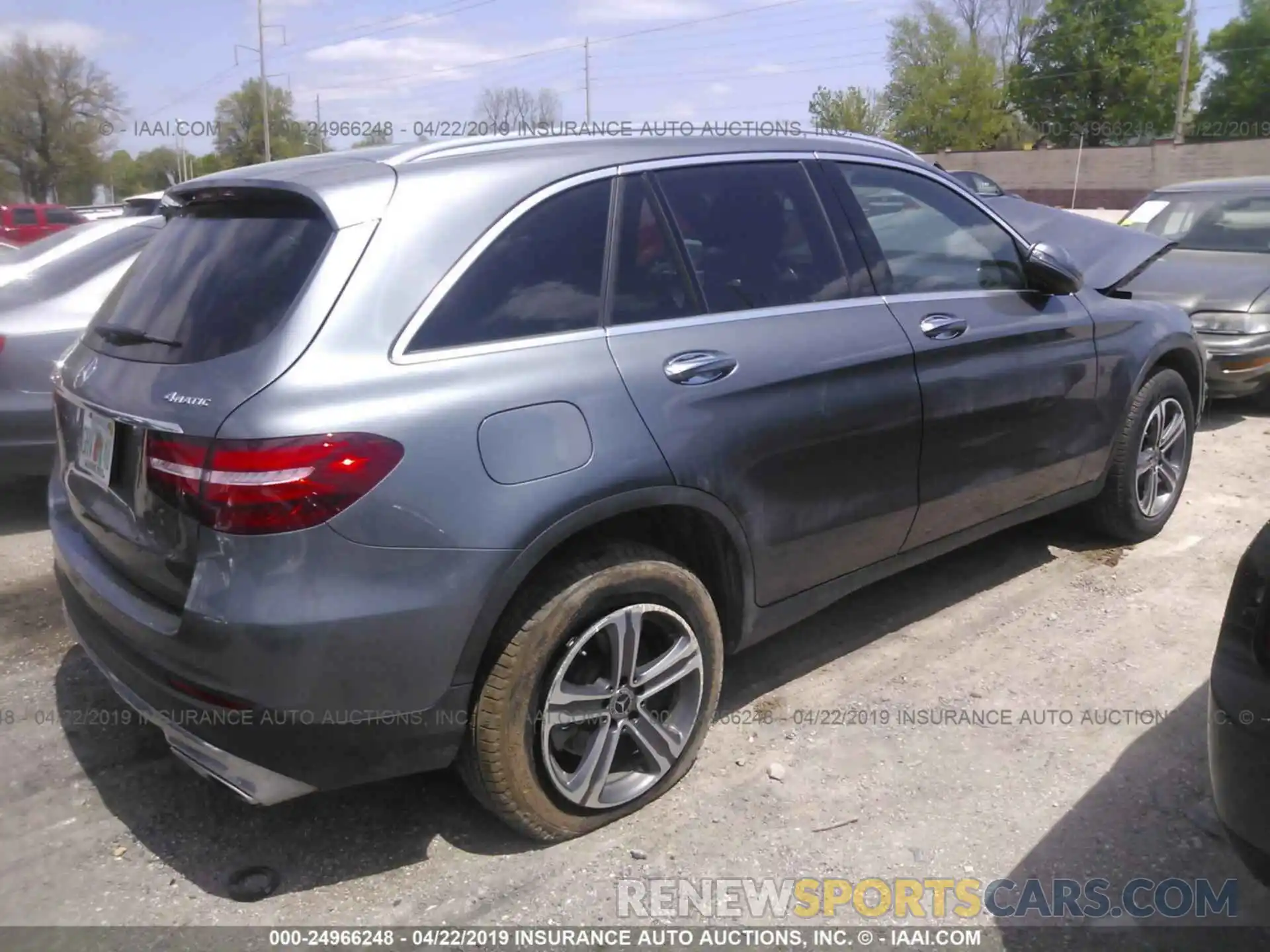 4 Фотография поврежденного автомобиля WDC0G4KB6KV141494 MERCEDES-BENZ GLC 2019