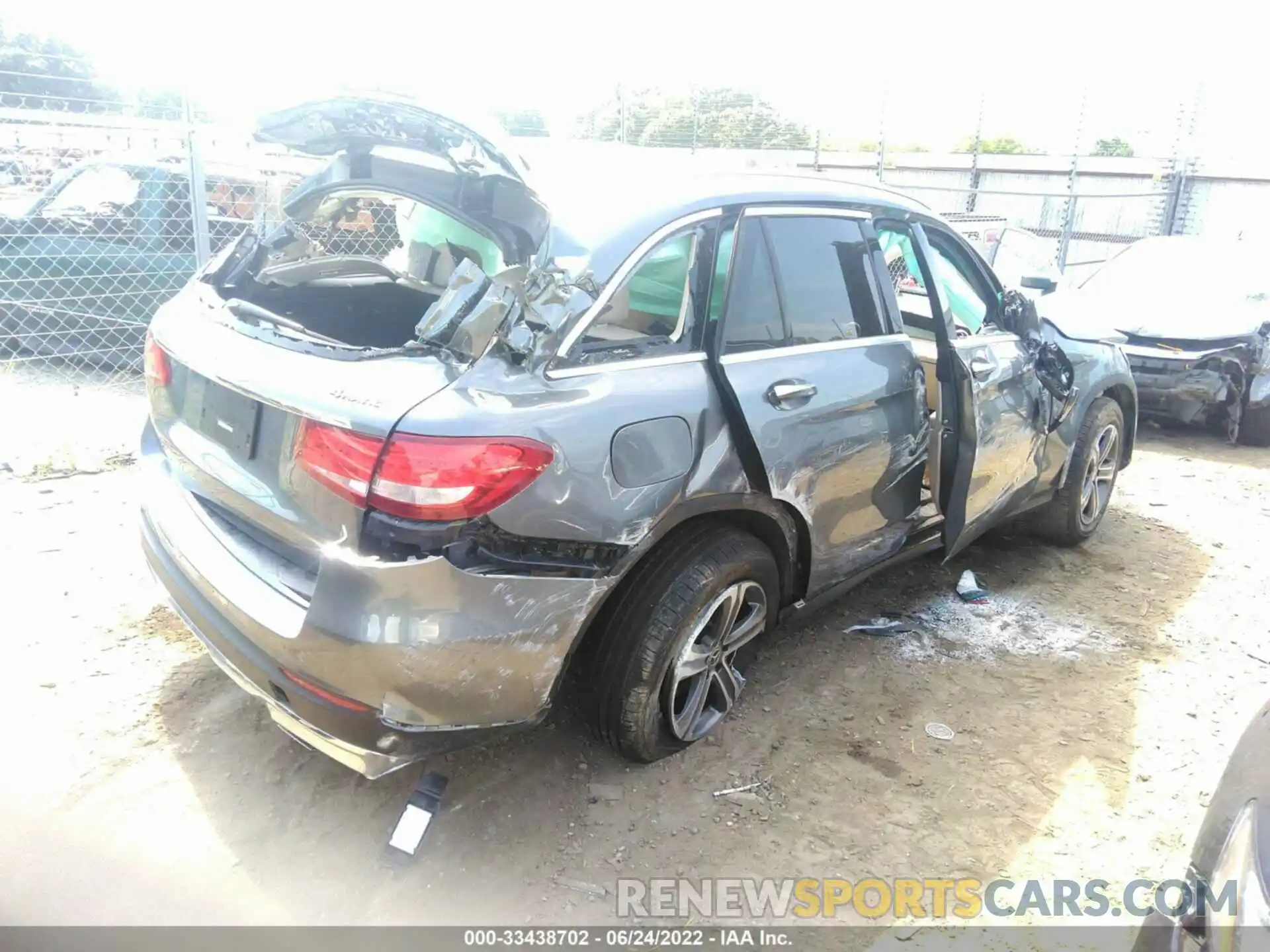 4 Photograph of a damaged car WDC0G4KB6KV150180 MERCEDES-BENZ GLC 2019