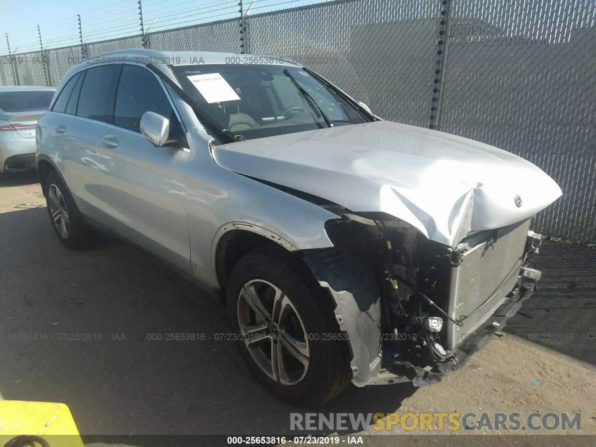 1 Photograph of a damaged car WDC0G4KB6KV166170 MERCEDES-BENZ GLC 2019