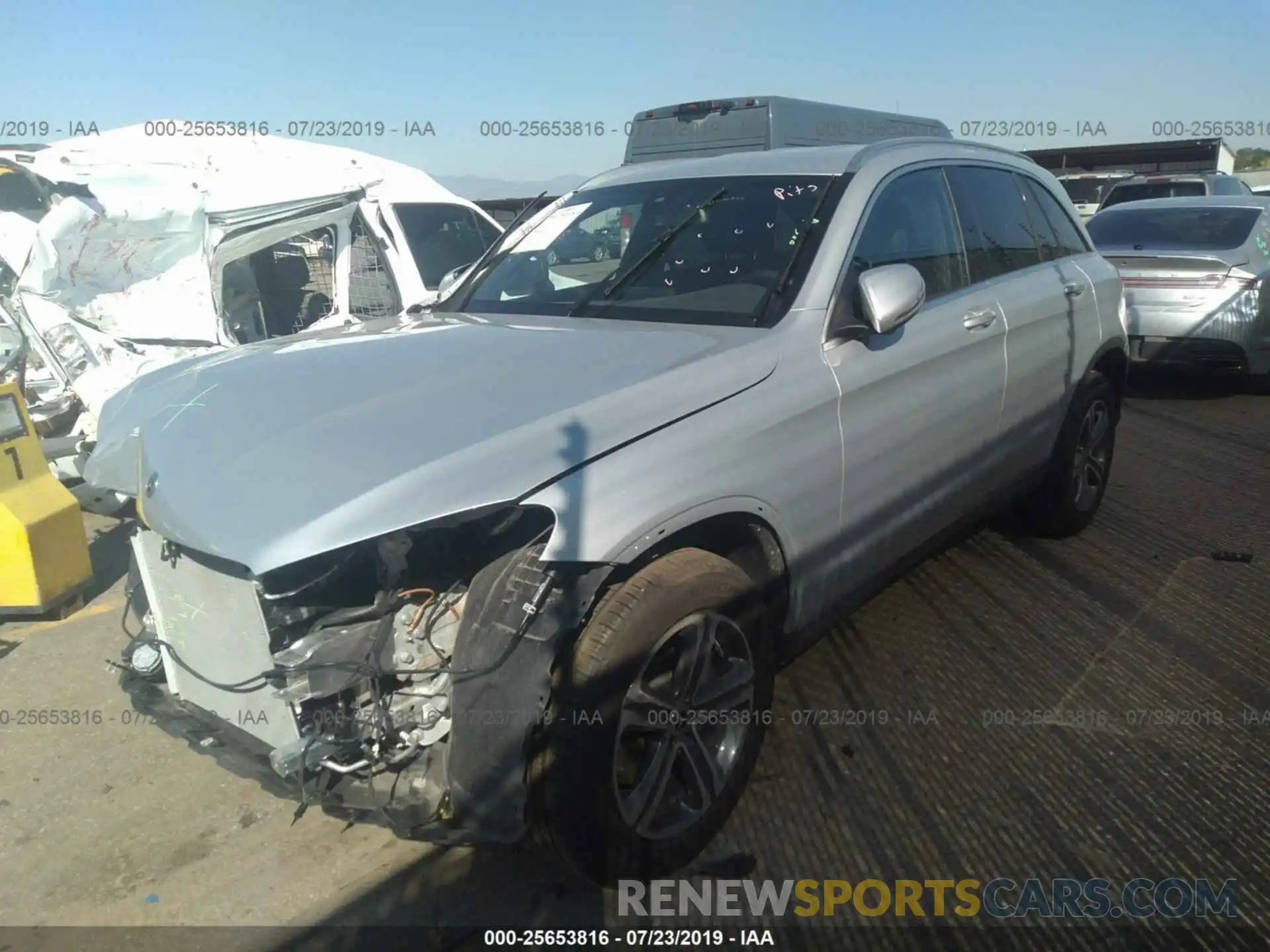 2 Photograph of a damaged car WDC0G4KB6KV166170 MERCEDES-BENZ GLC 2019