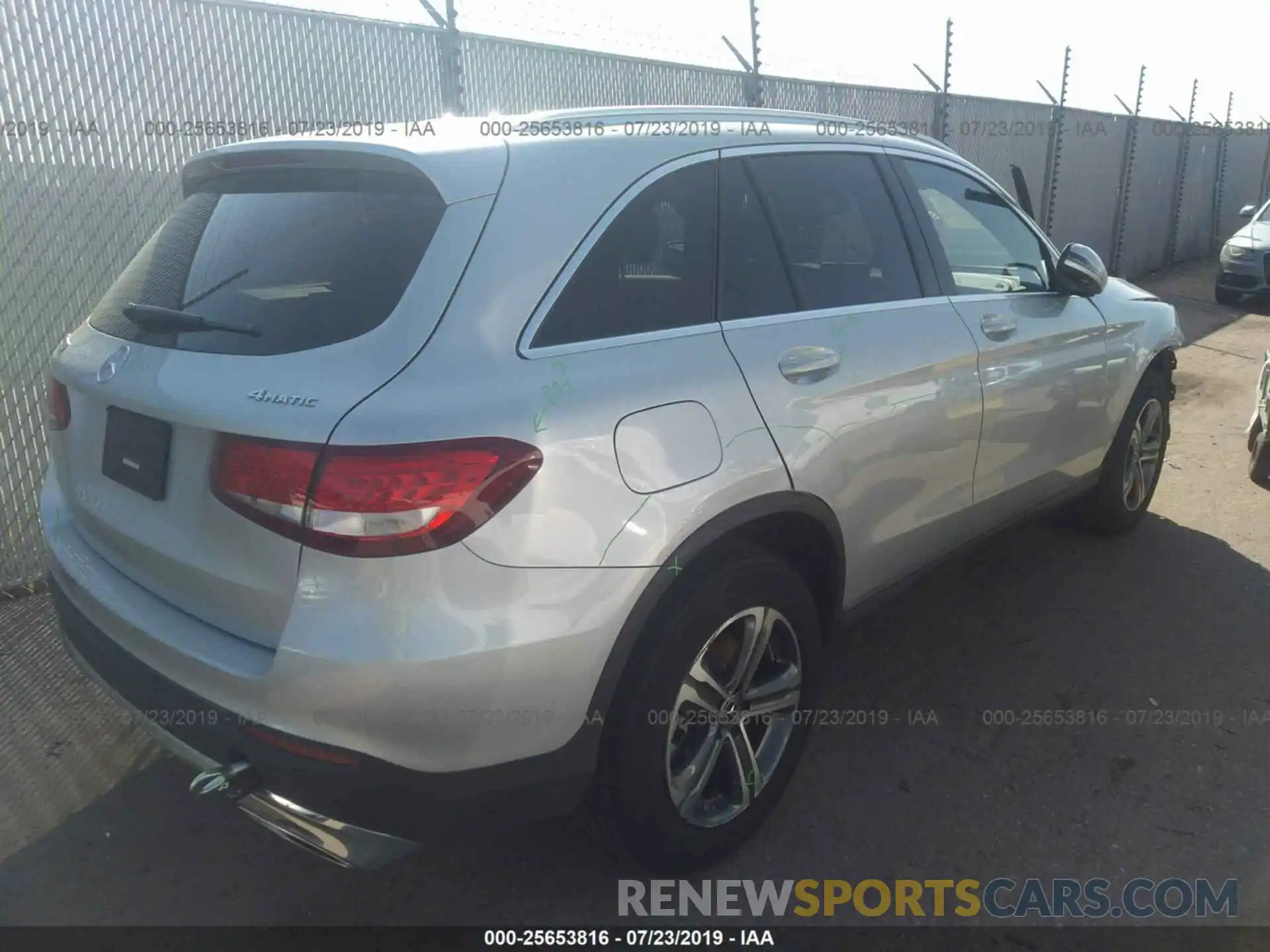 4 Photograph of a damaged car WDC0G4KB6KV166170 MERCEDES-BENZ GLC 2019