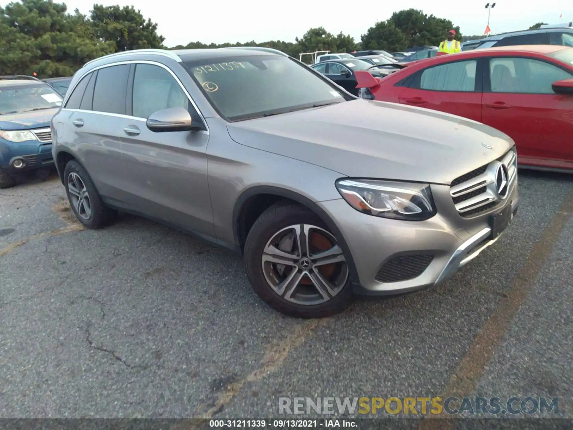 1 Photograph of a damaged car WDC0G4KB6KV189903 MERCEDES-BENZ GLC 2019