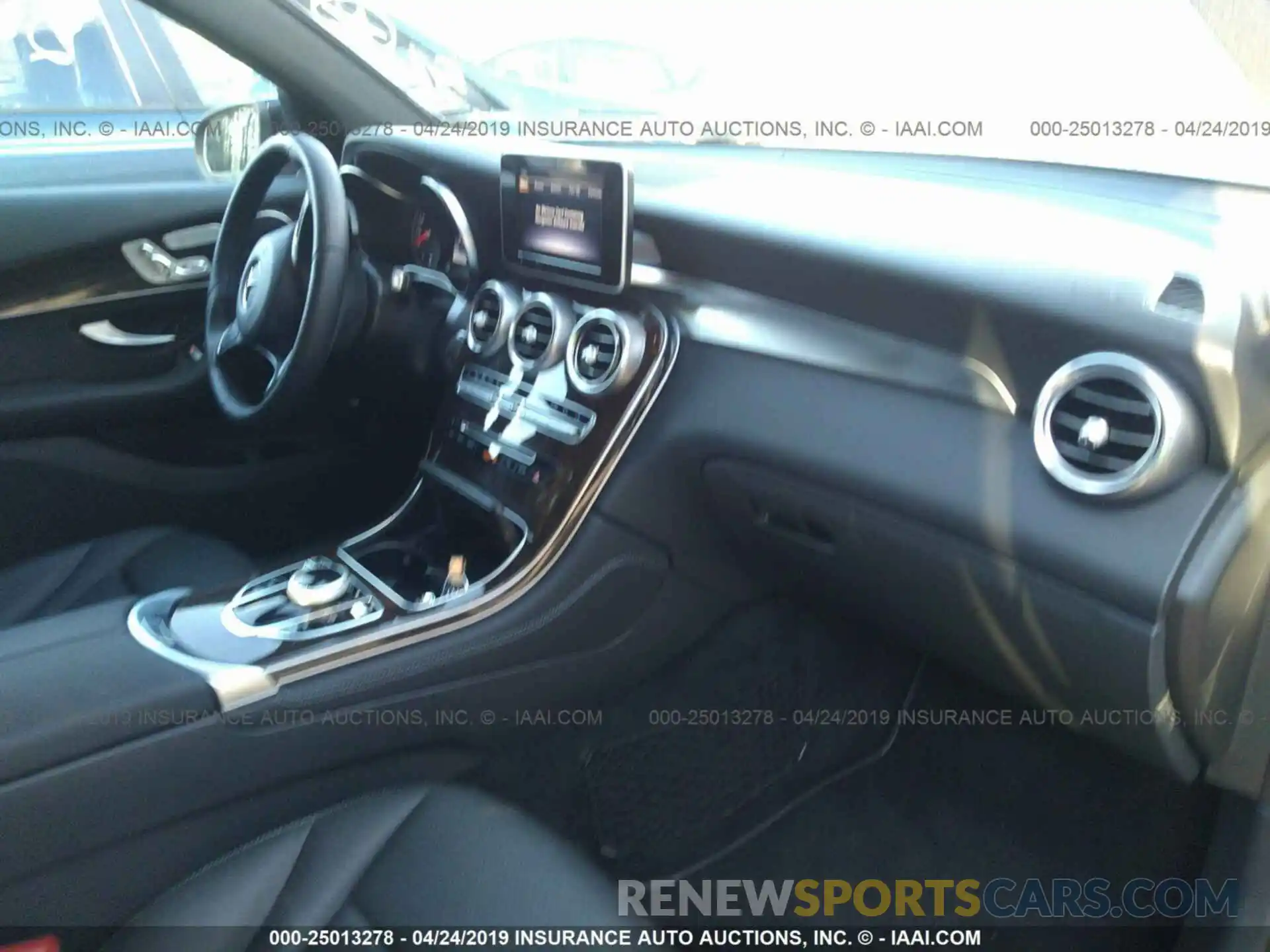 5 Photograph of a damaged car WDC0G4KB7KF583260 MERCEDES-BENZ GLC 2019