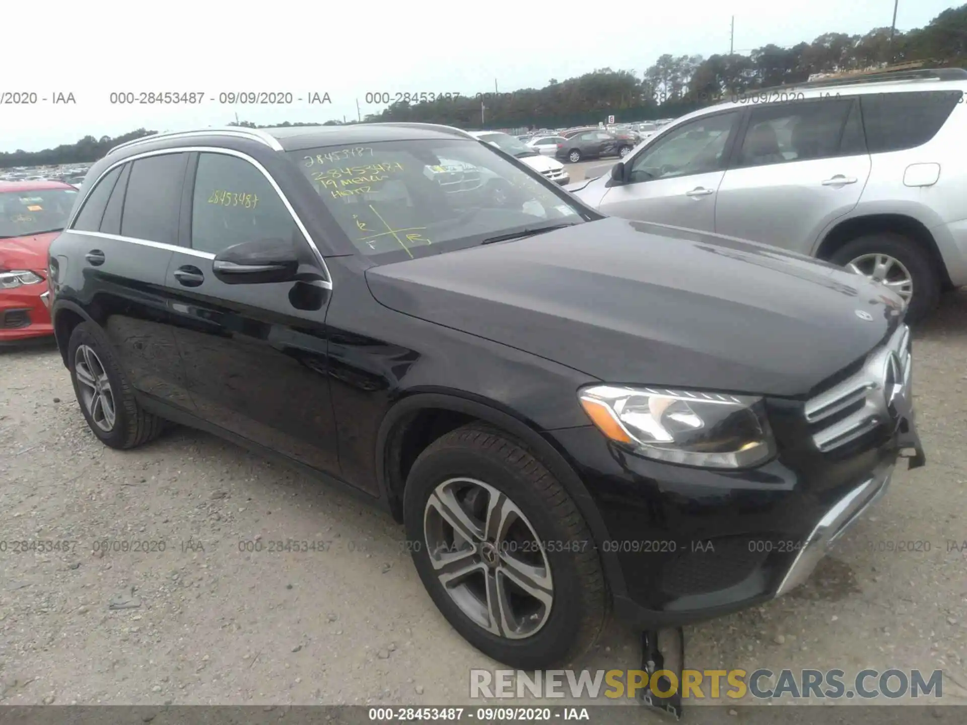 1 Photograph of a damaged car WDC0G4KB7KF606939 MERCEDES-BENZ GLC 2019