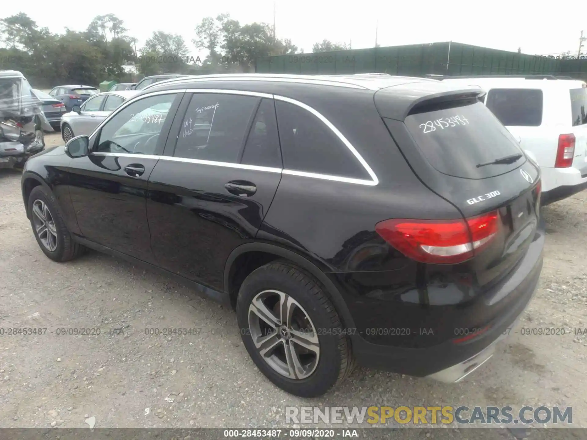 3 Photograph of a damaged car WDC0G4KB7KF606939 MERCEDES-BENZ GLC 2019