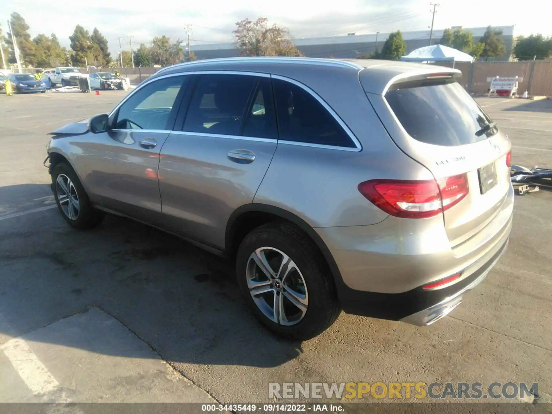 3 Photograph of a damaged car WDC0G4KB7KF660337 MERCEDES-BENZ GLC 2019