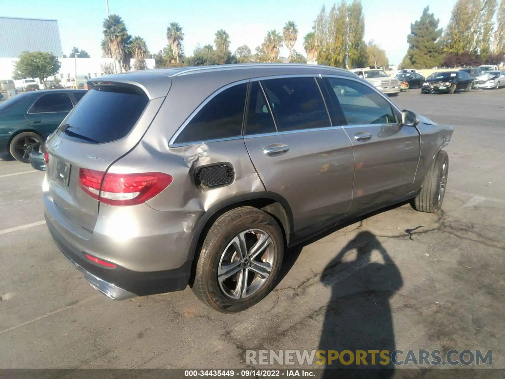 4 Photograph of a damaged car WDC0G4KB7KF660337 MERCEDES-BENZ GLC 2019