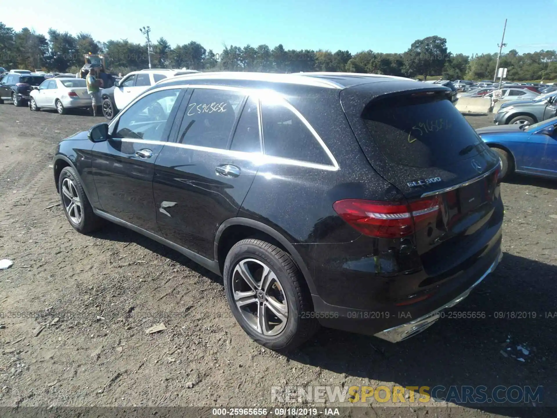 3 Photograph of a damaged car WDC0G4KB7KV118208 MERCEDES-BENZ GLC 2019