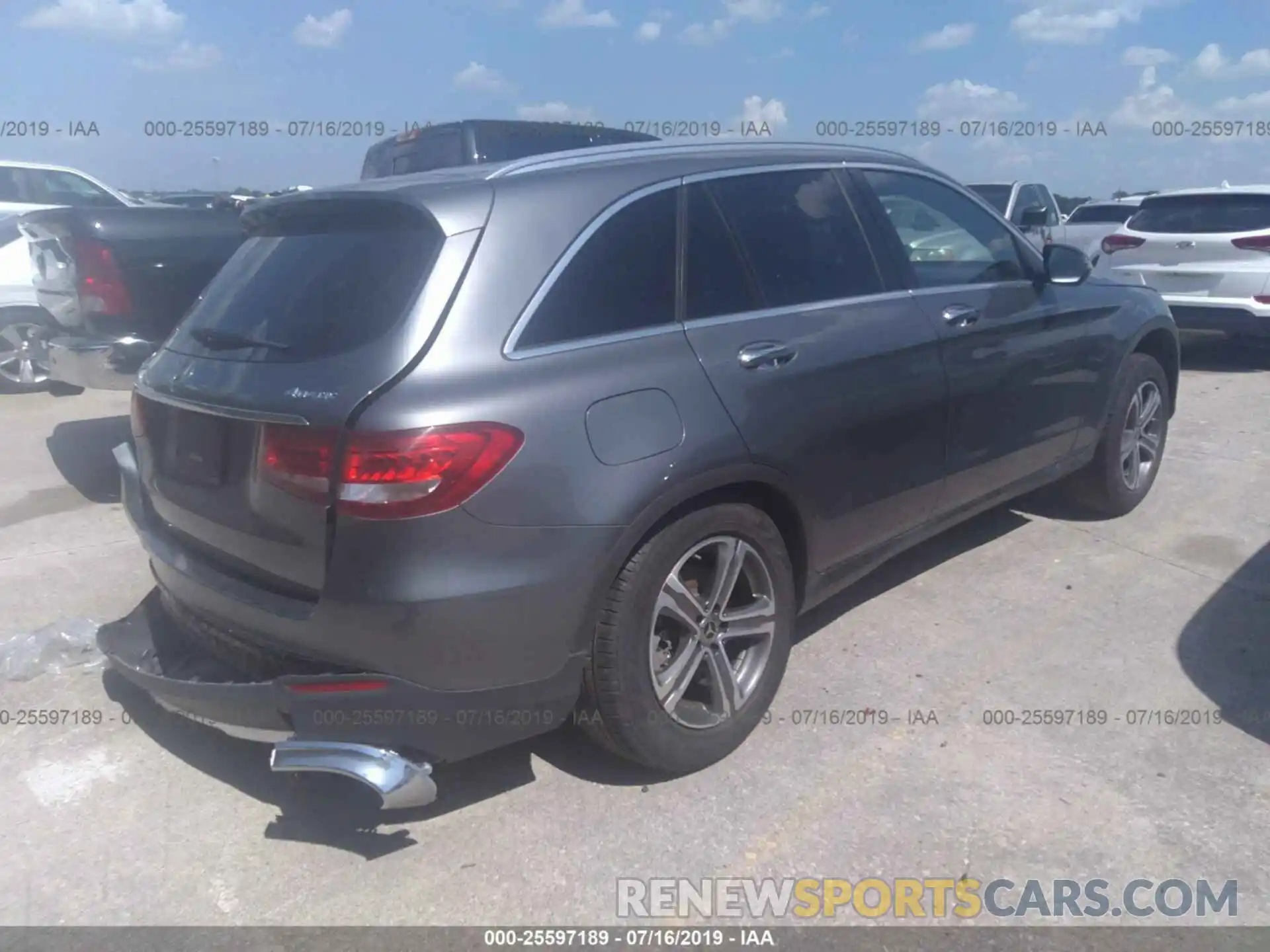 4 Photograph of a damaged car WDC0G4KB7KV123988 MERCEDES-BENZ GLC 2019