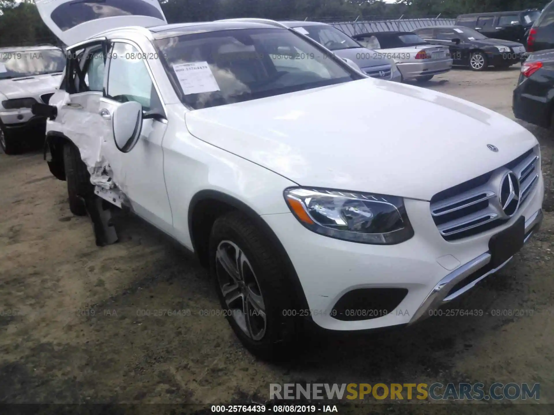 1 Photograph of a damaged car WDC0G4KB7KV124204 MERCEDES-BENZ GLC 2019