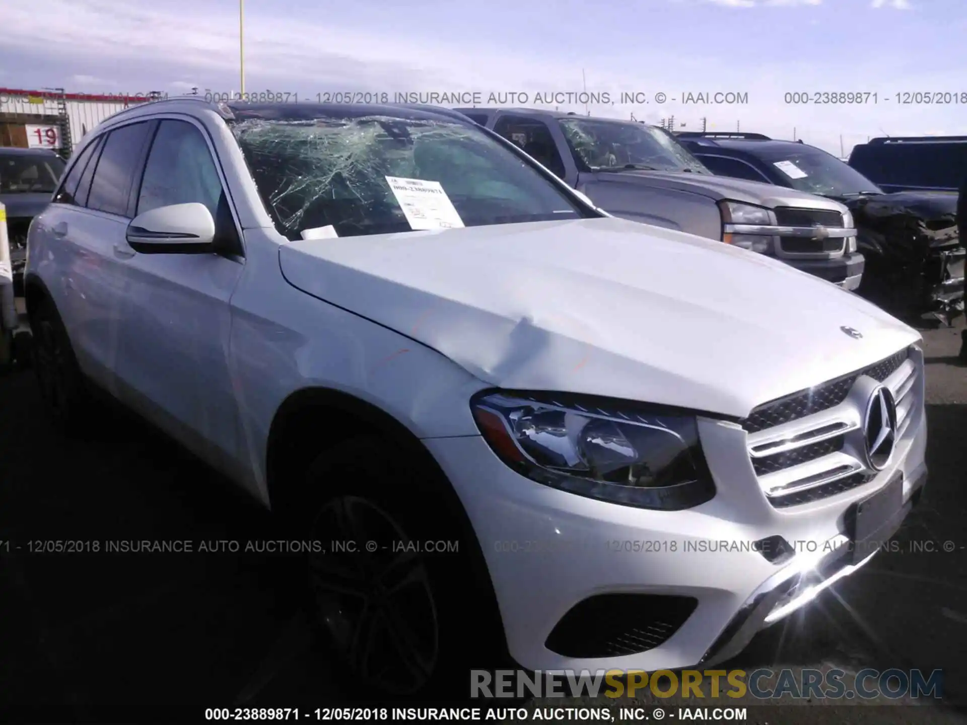 1 Photograph of a damaged car WDC0G4KB7KV141178 Mercedes-benz Glc 2019