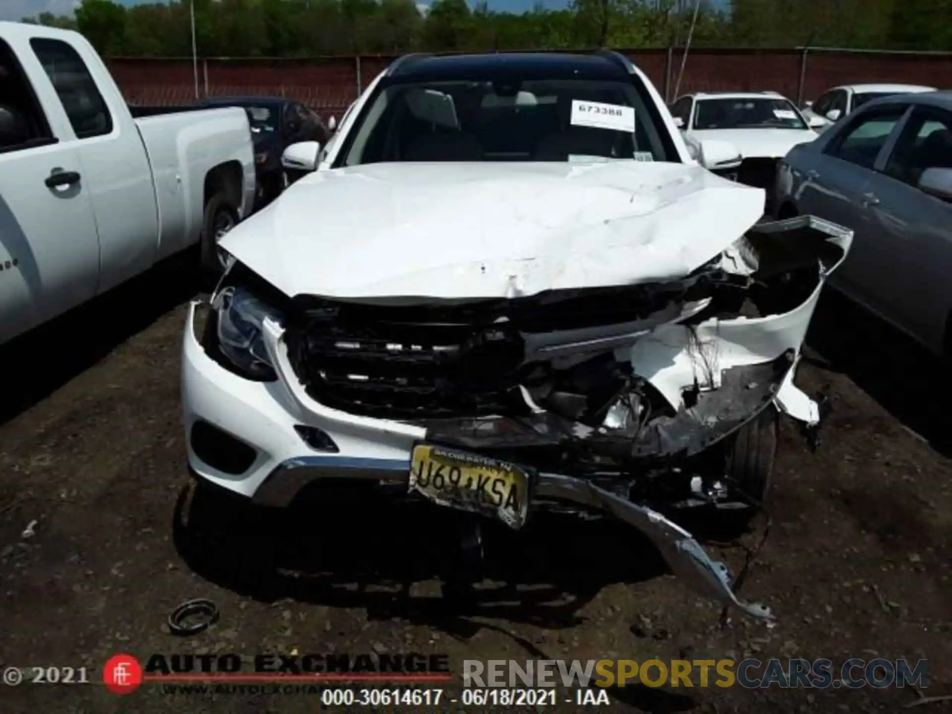 3 Photograph of a damaged car WDC0G4KB7KV147191 MERCEDES-BENZ GLC 2019