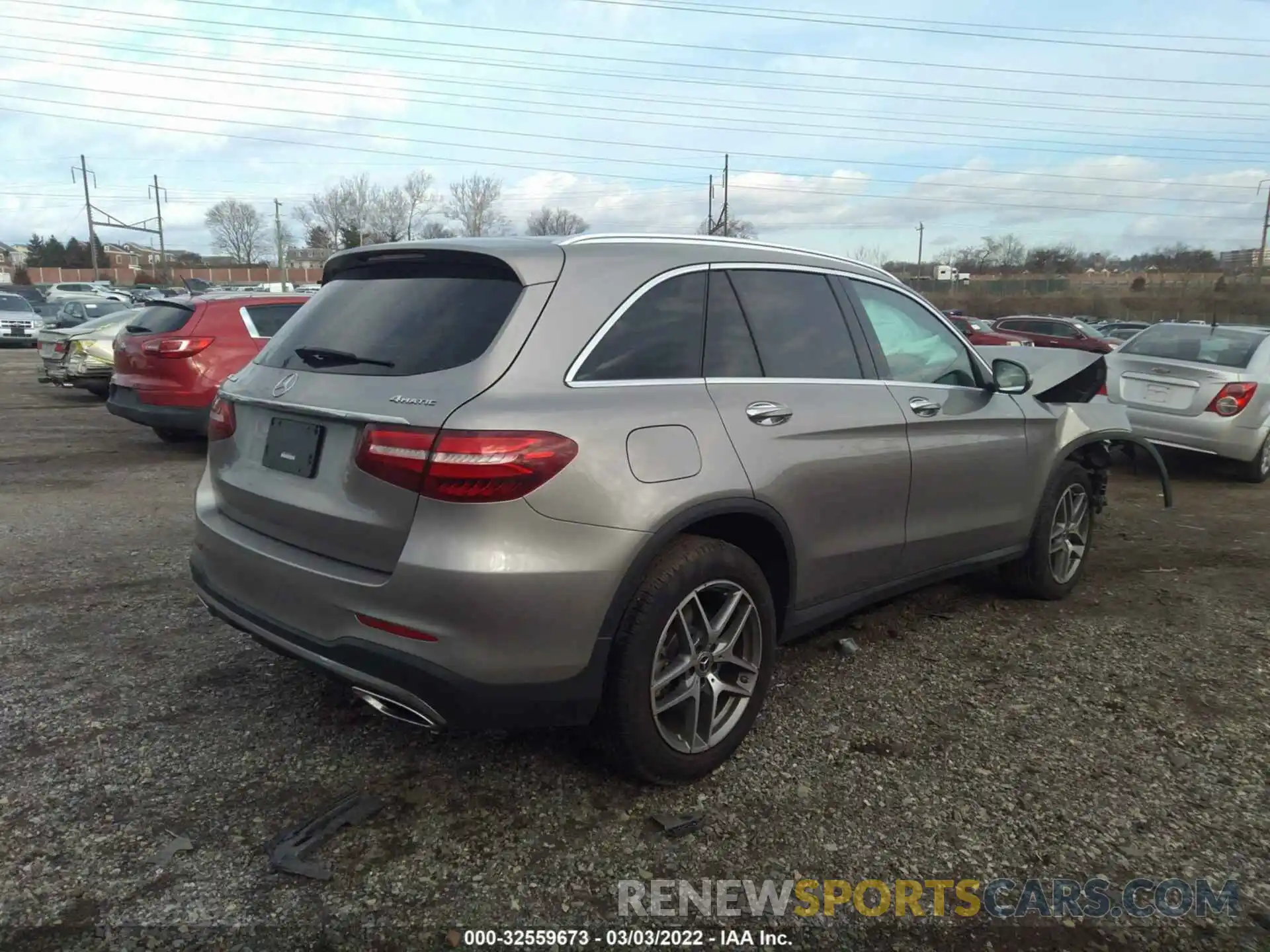 4 Photograph of a damaged car WDC0G4KB7KV147871 MERCEDES-BENZ GLC 2019