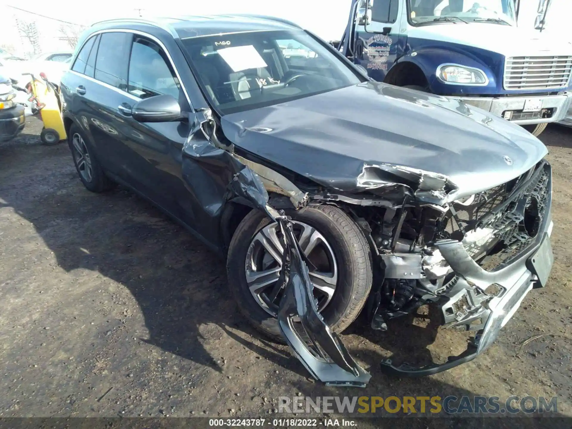 1 Photograph of a damaged car WDC0G4KB8KV134529 MERCEDES-BENZ GLC 2019