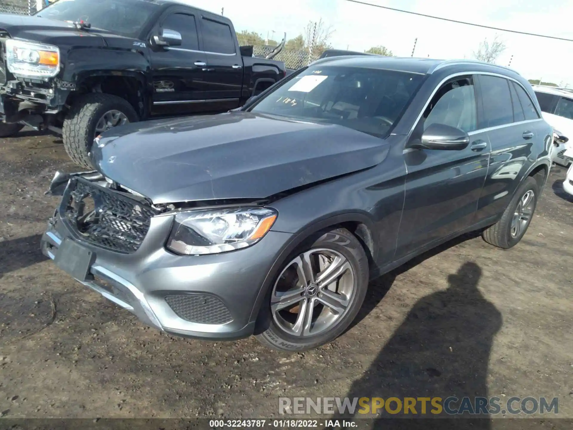 2 Photograph of a damaged car WDC0G4KB8KV134529 MERCEDES-BENZ GLC 2019