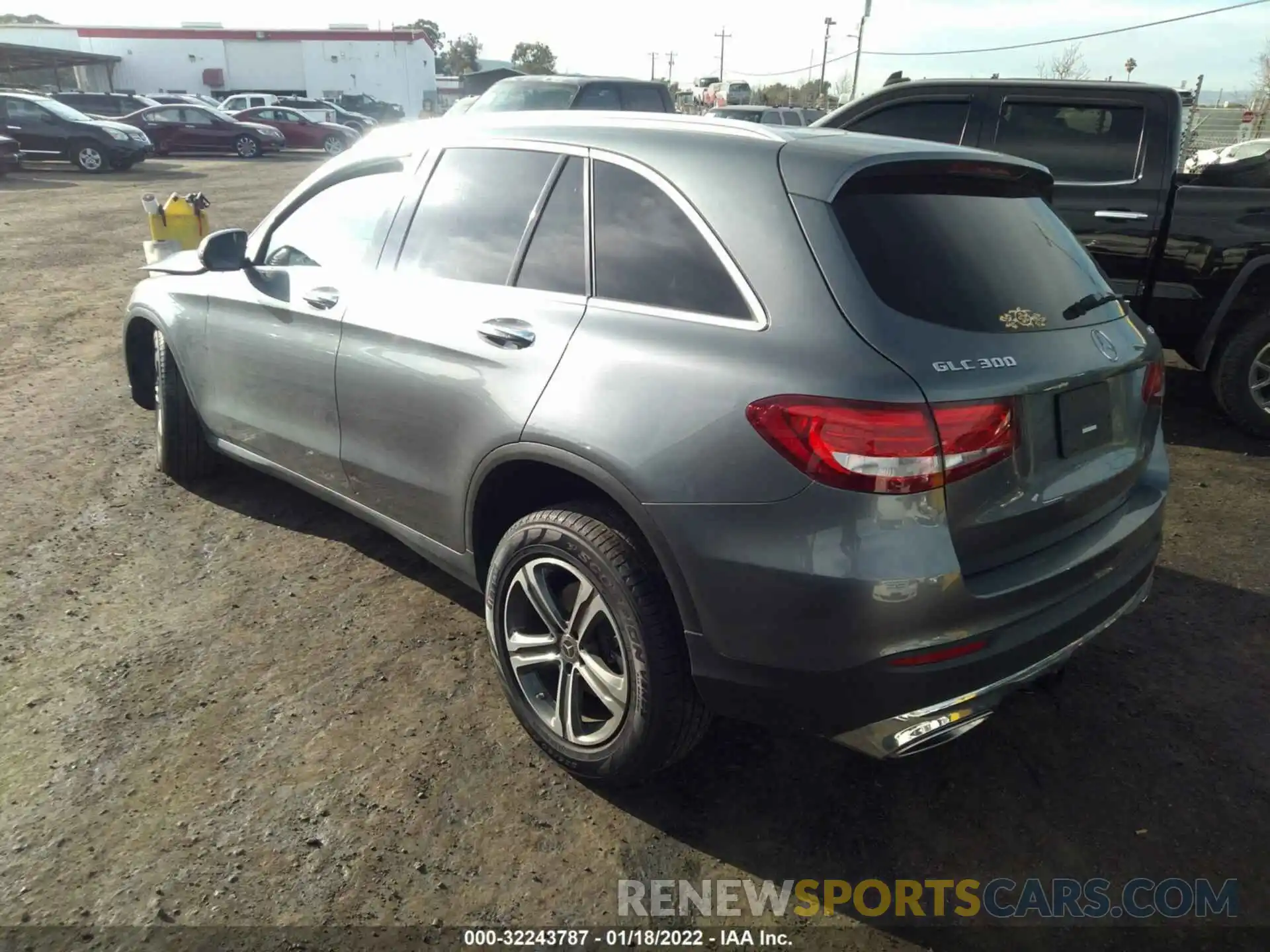 3 Photograph of a damaged car WDC0G4KB8KV134529 MERCEDES-BENZ GLC 2019