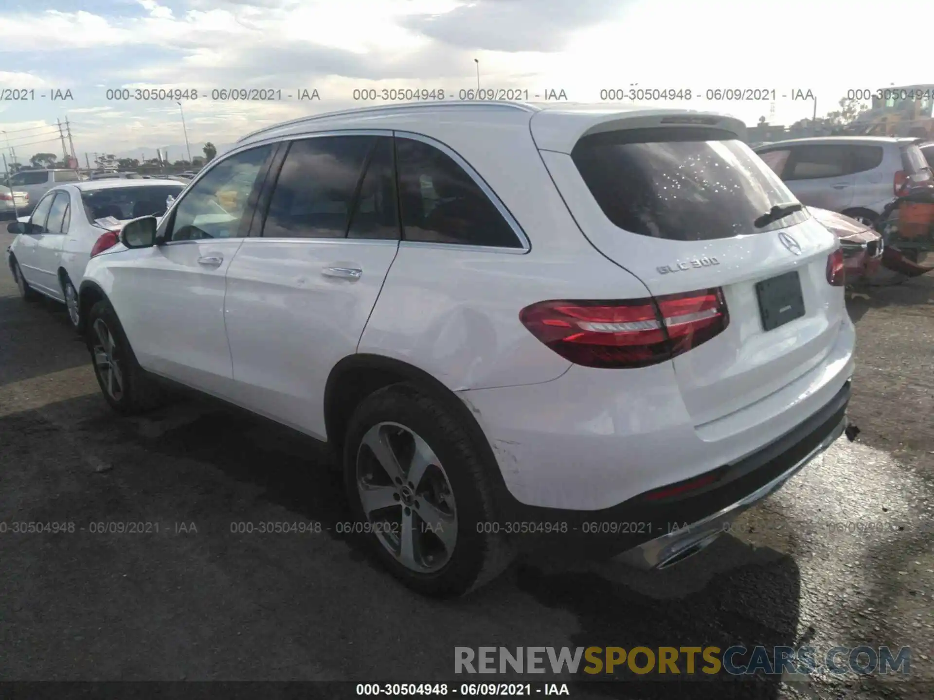 3 Photograph of a damaged car WDC0G4KB9KF615657 MERCEDES-BENZ GLC 2019