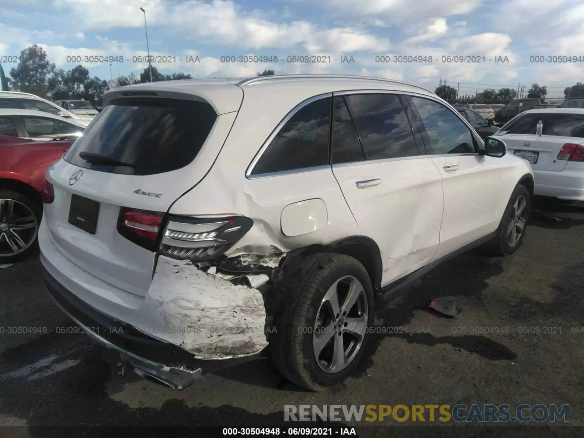 4 Photograph of a damaged car WDC0G4KB9KF615657 MERCEDES-BENZ GLC 2019