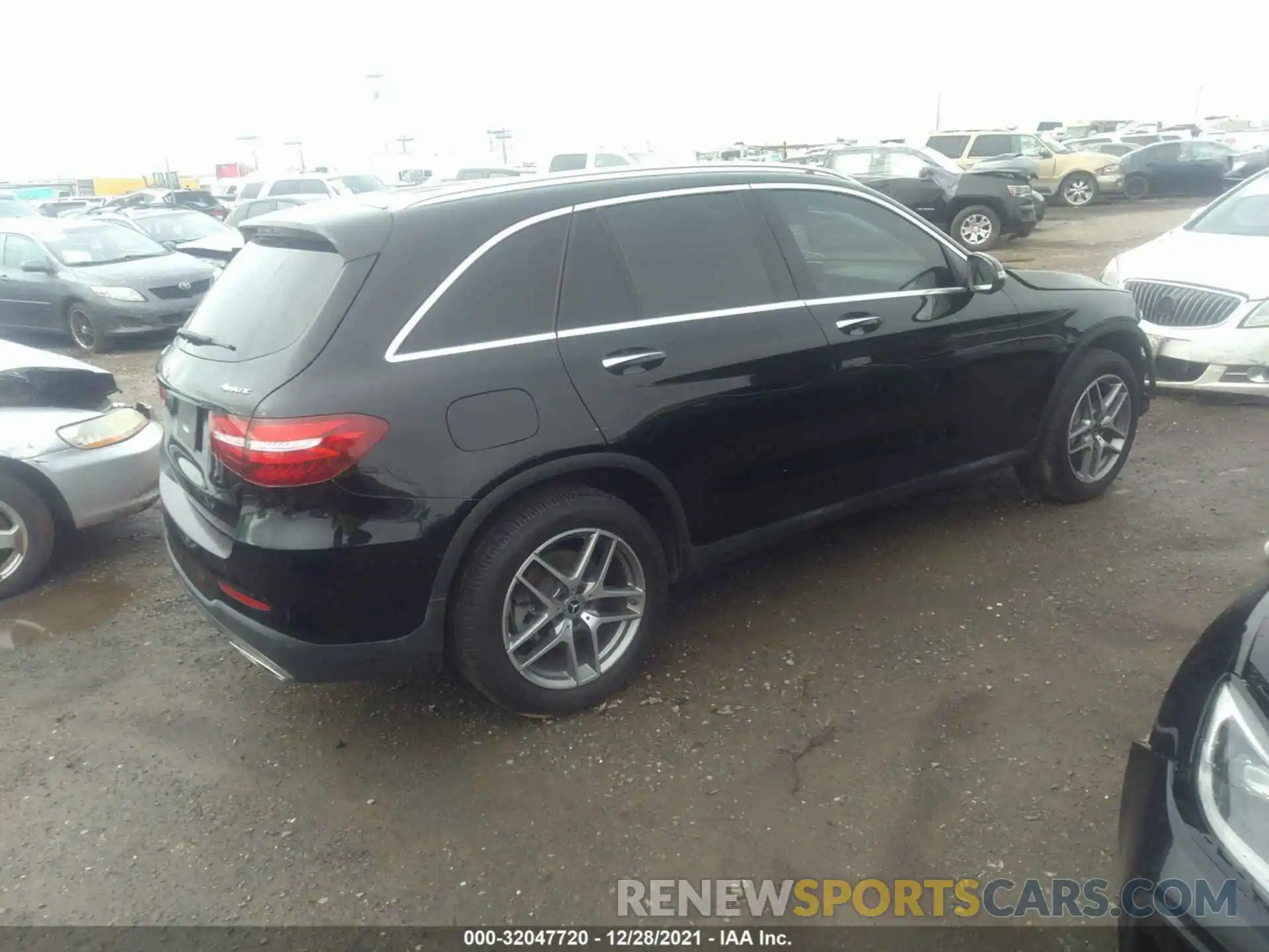 4 Photograph of a damaged car WDC0G4KB9KV125905 MERCEDES-BENZ GLC 2019