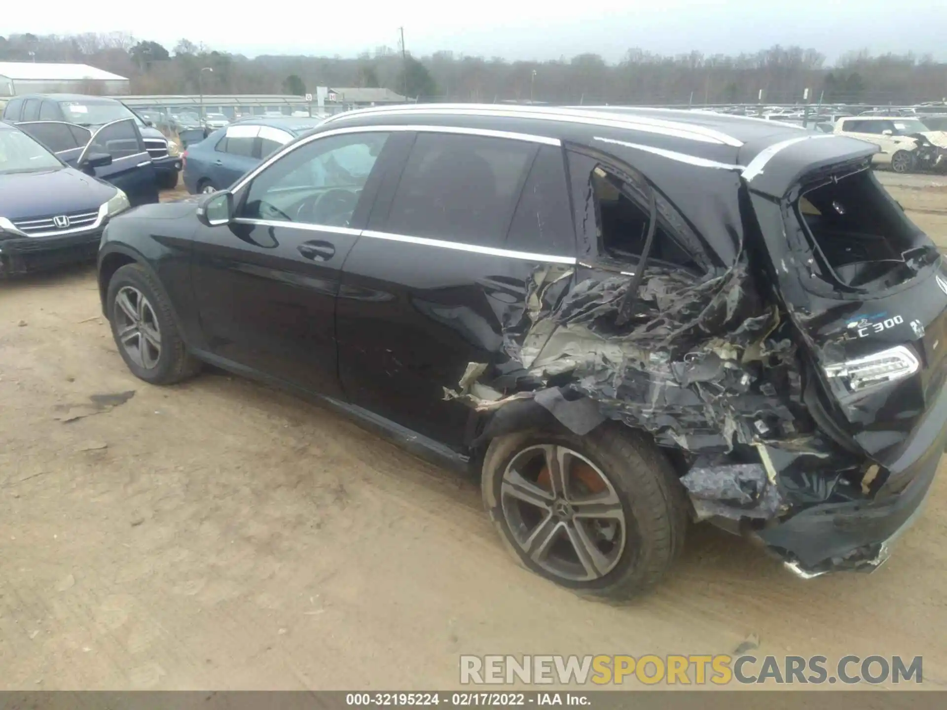 3 Photograph of a damaged car WDC0G4KBXKV160145 MERCEDES-BENZ GLC 2019