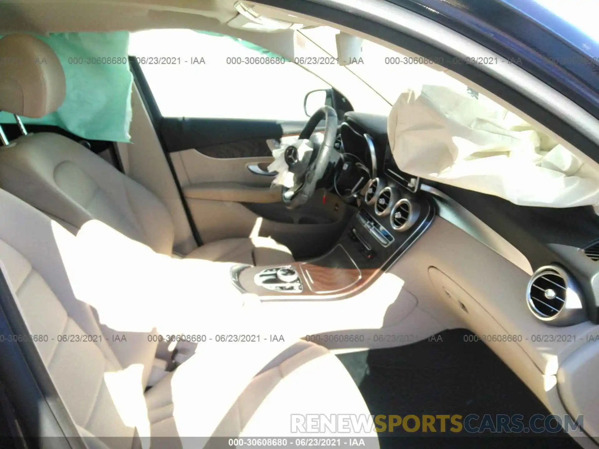 5 Photograph of a damaged car WDC0G4KBXKV169847 MERCEDES-BENZ GLC 2019