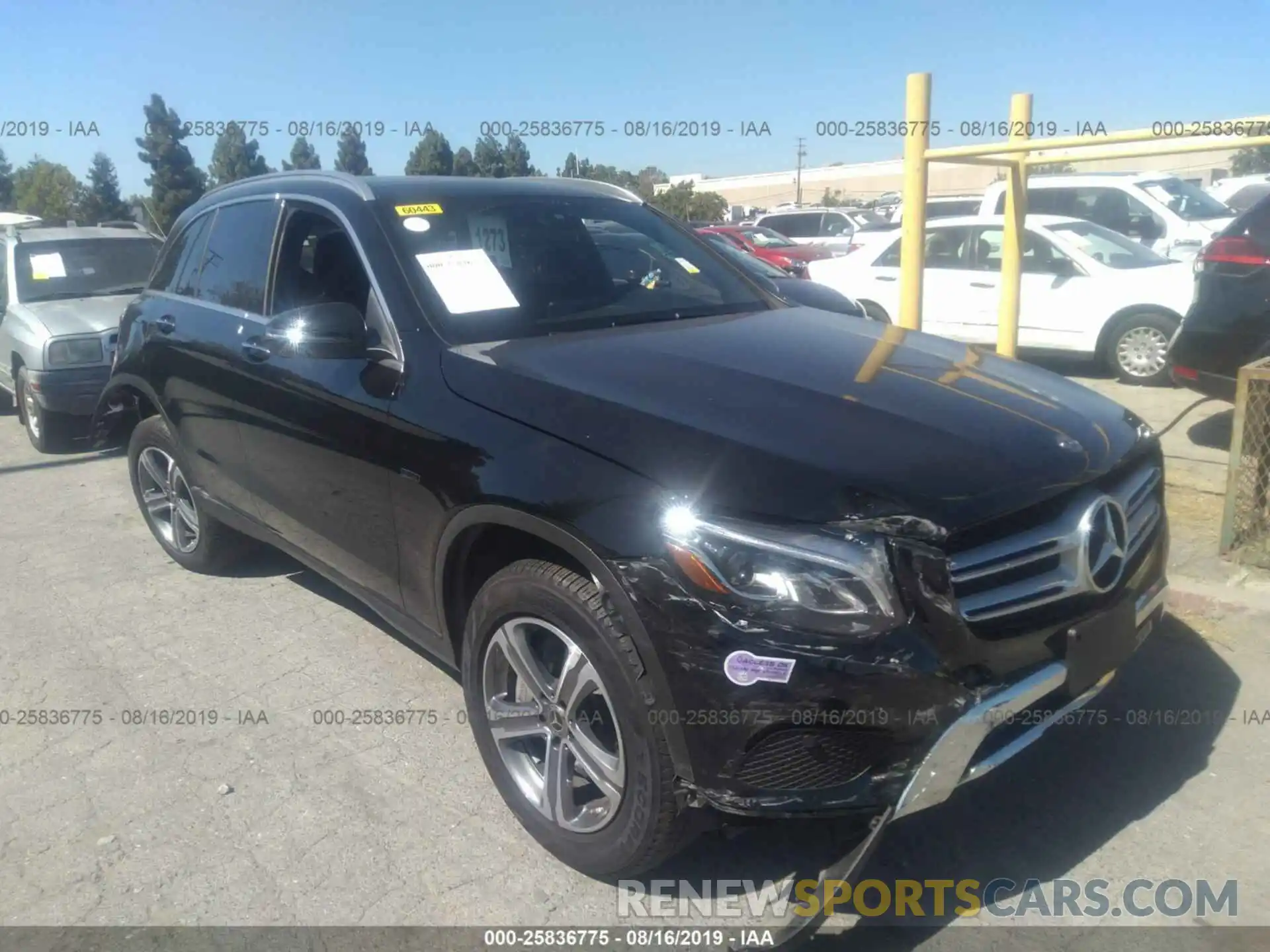 1 Photograph of a damaged car WDC0G5EB0KF563708 MERCEDES-BENZ GLC 2019