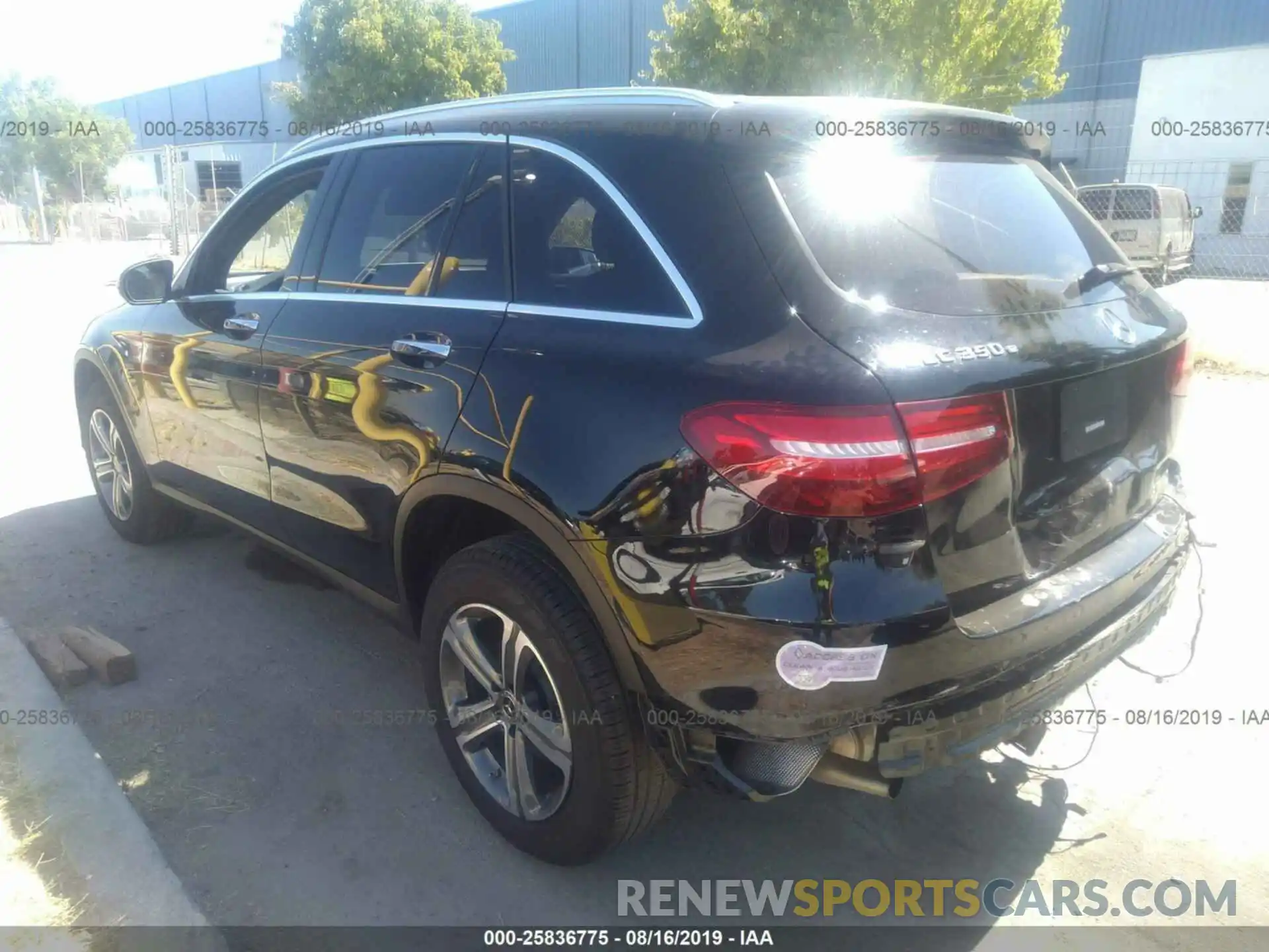 3 Photograph of a damaged car WDC0G5EB0KF563708 MERCEDES-BENZ GLC 2019