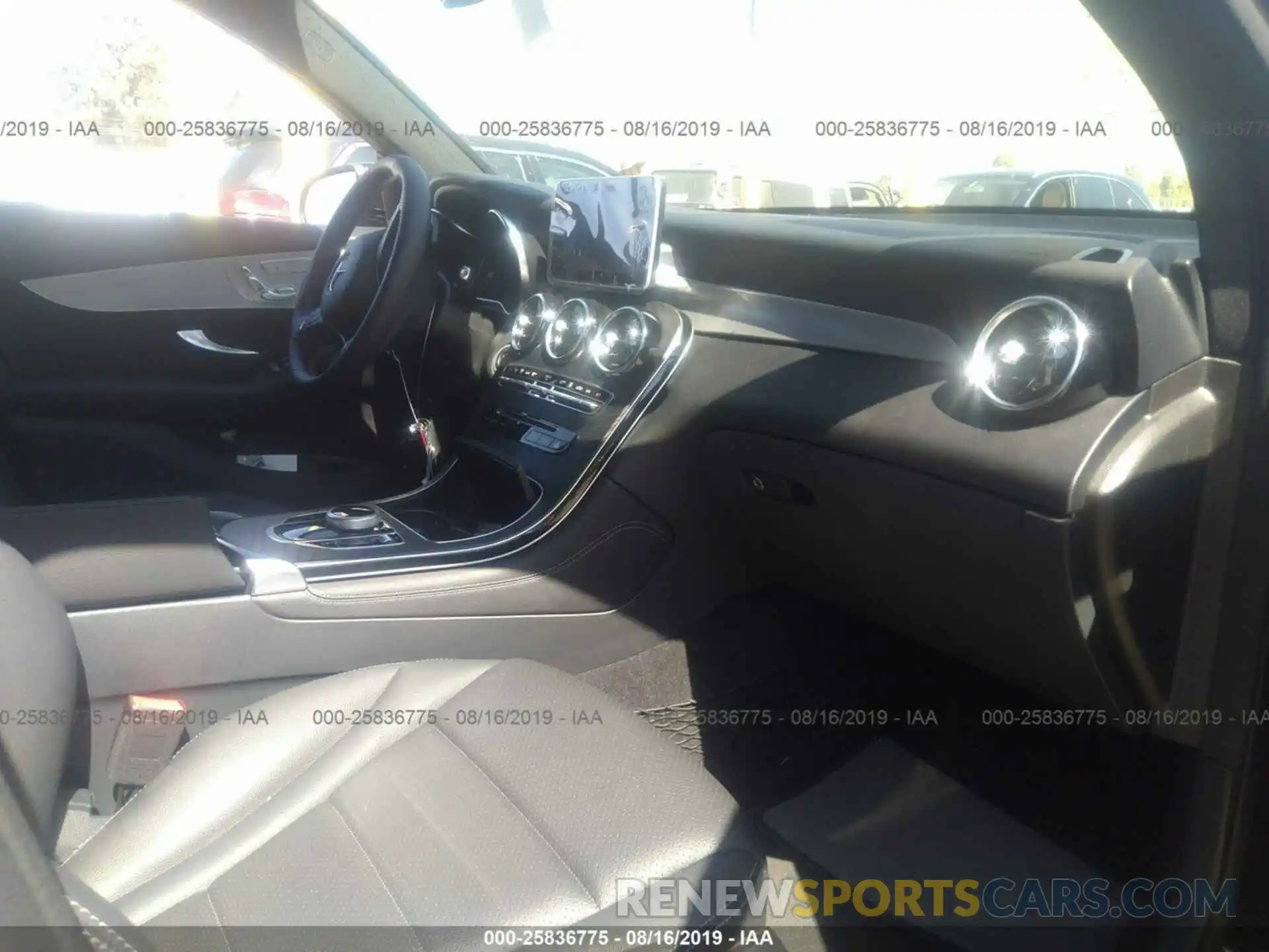 5 Photograph of a damaged car WDC0G5EB0KF563708 MERCEDES-BENZ GLC 2019